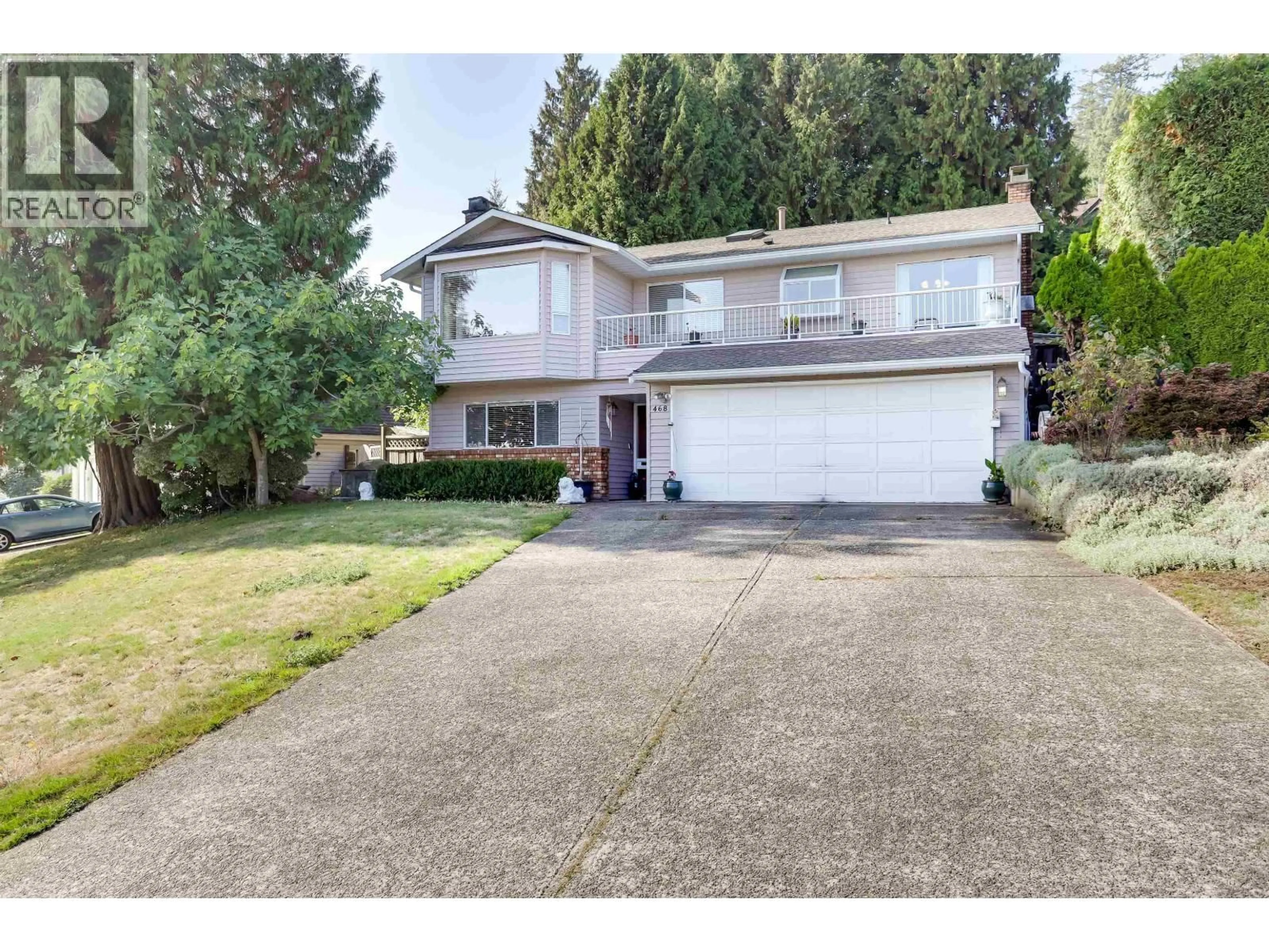 Home with vinyl exterior material, street for 468 CARIBOO CRESCENT, Coquitlam British Columbia V3C4X7