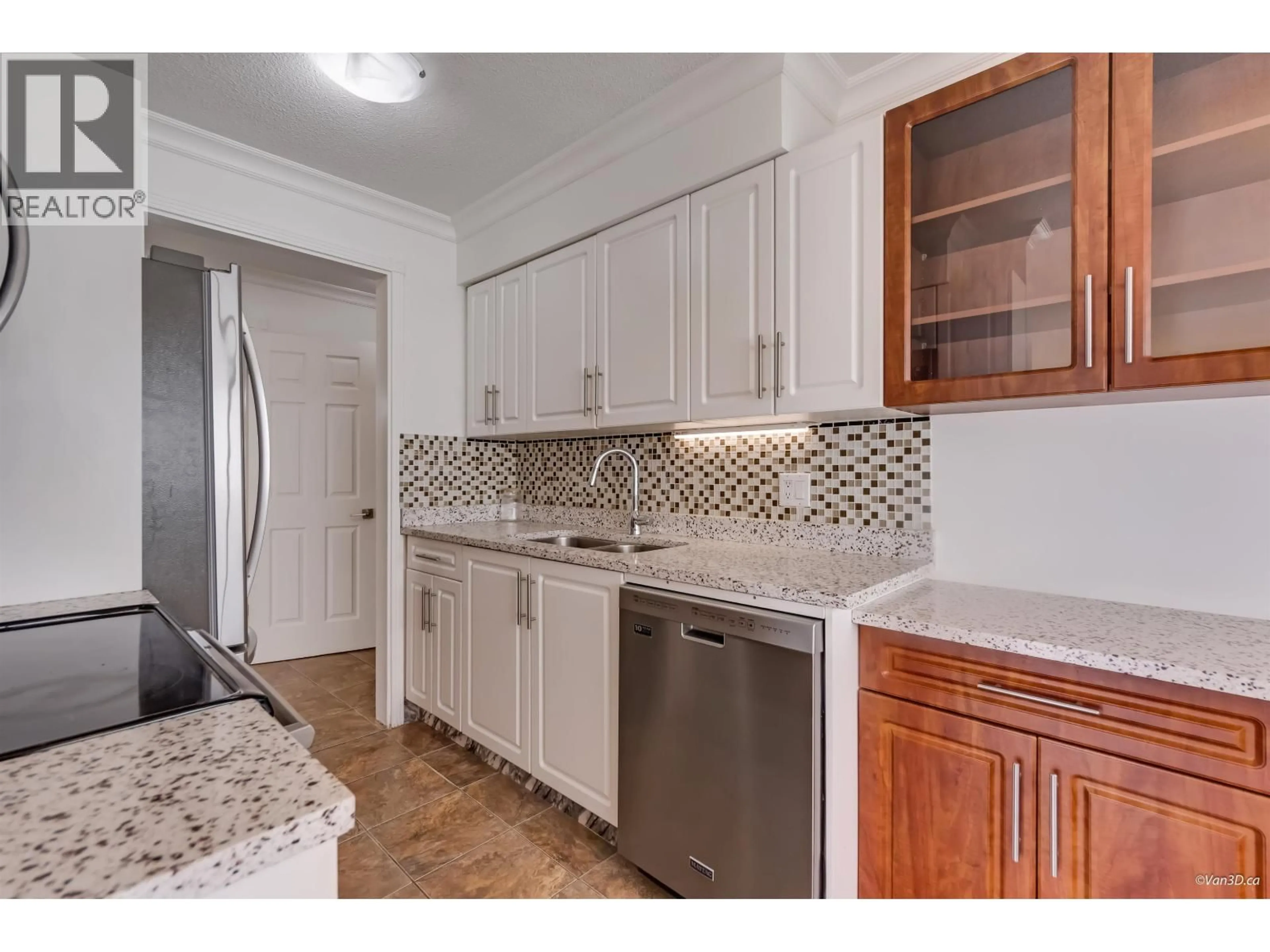 Unknown for 111 - 235 13TH STREET, North Vancouver British Columbia V7L2L6