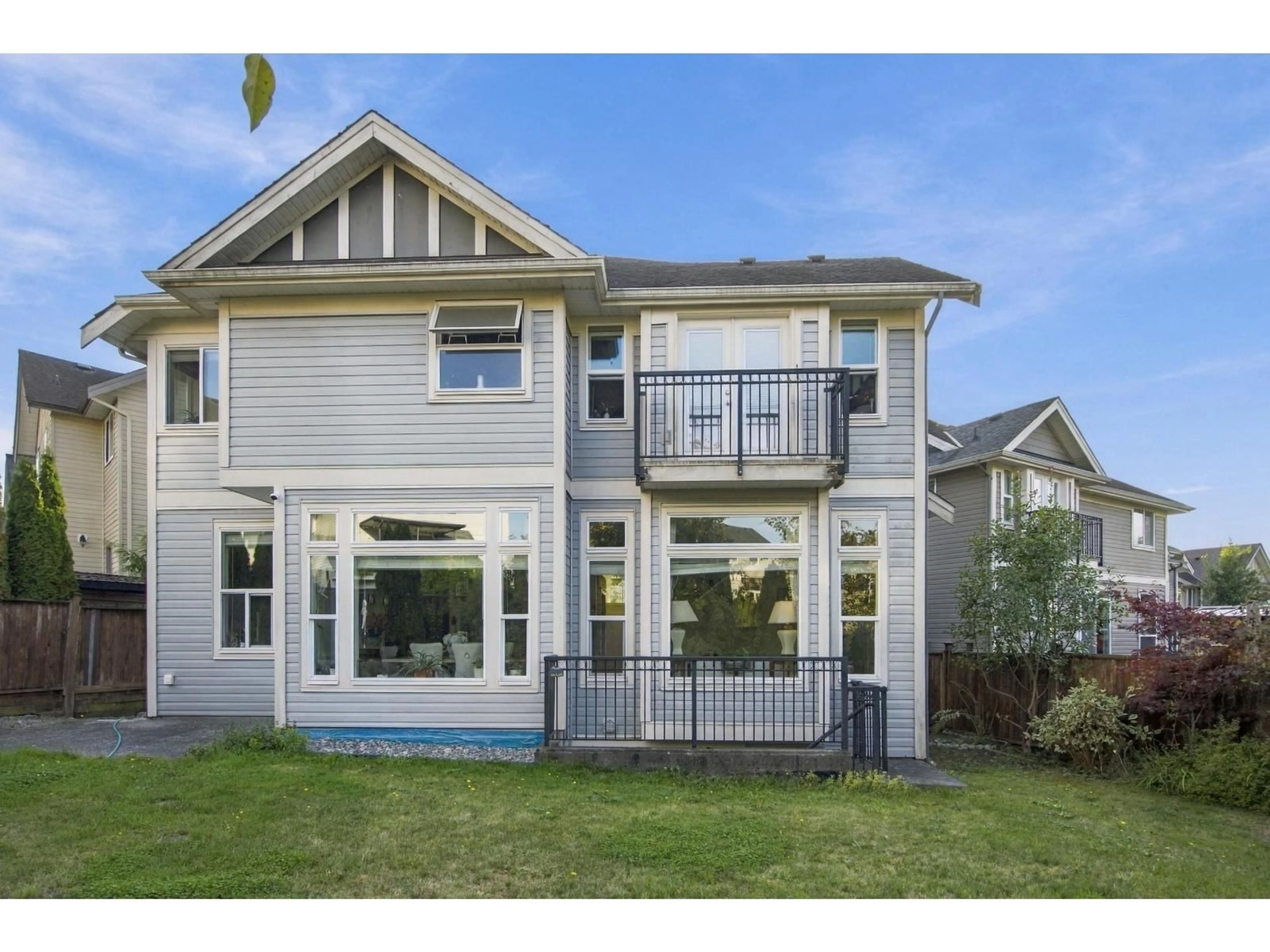 Home with vinyl exterior material, unknown for 6088 163A STREET, Surrey British Columbia V3S2H7