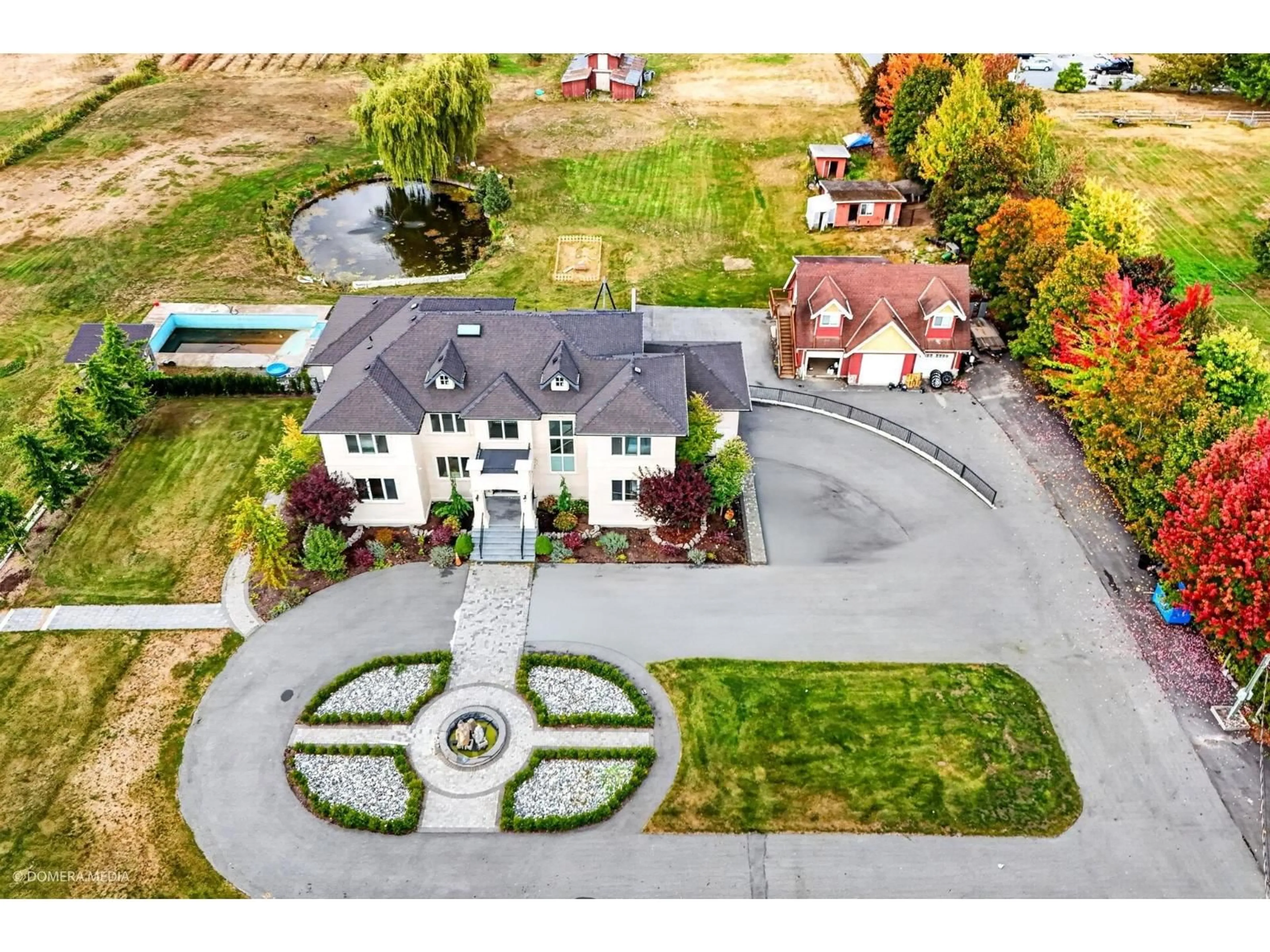 A pic from outside/outdoor area/front of a property/back of a property/a pic from drone, unknown for 25029 30 AVENUE, Langley British Columbia V4W1X9