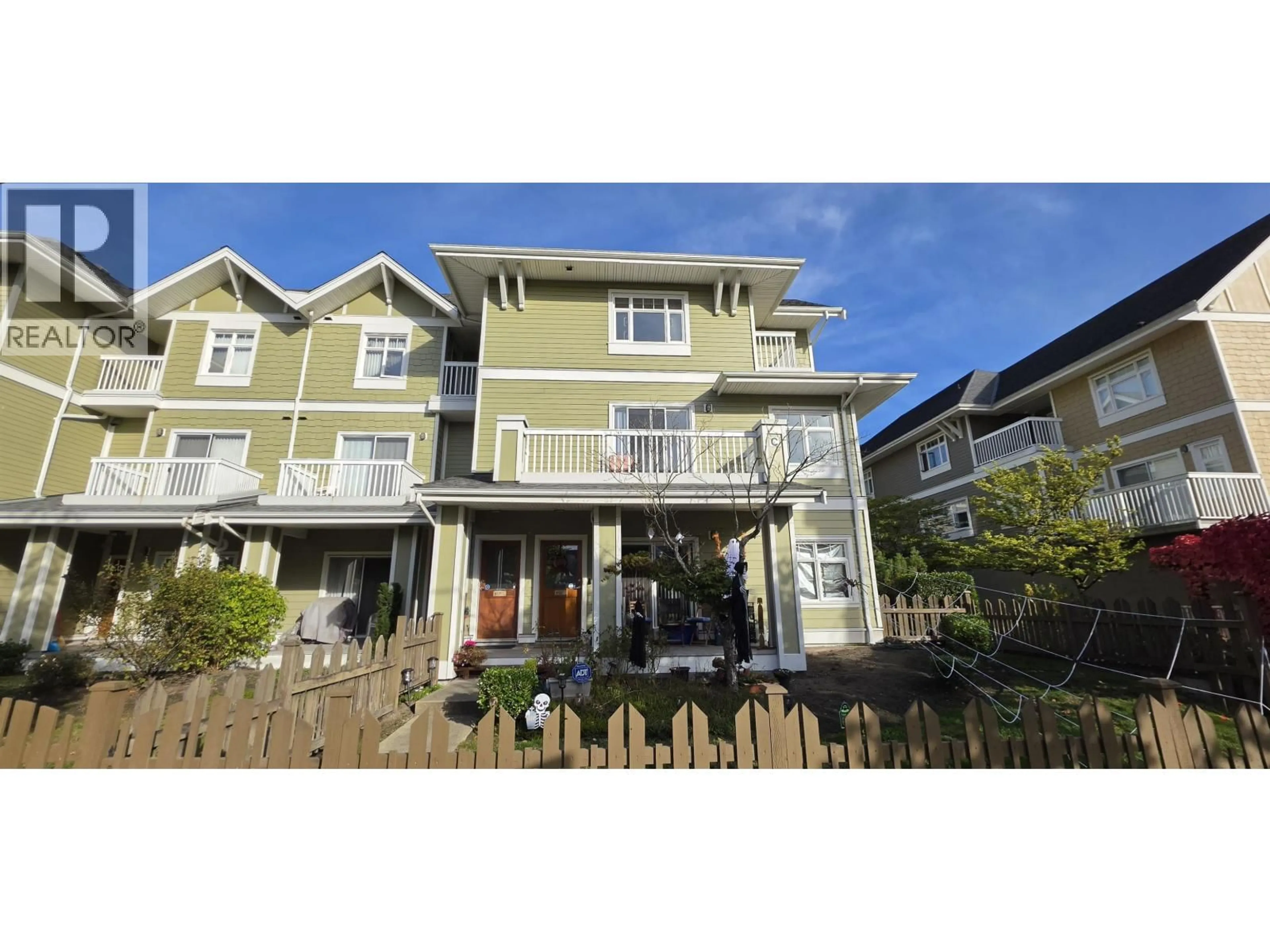 Unknown for 157 - 7388 MACPHERSON AVENUE, Burnaby British Columbia V5J0A1