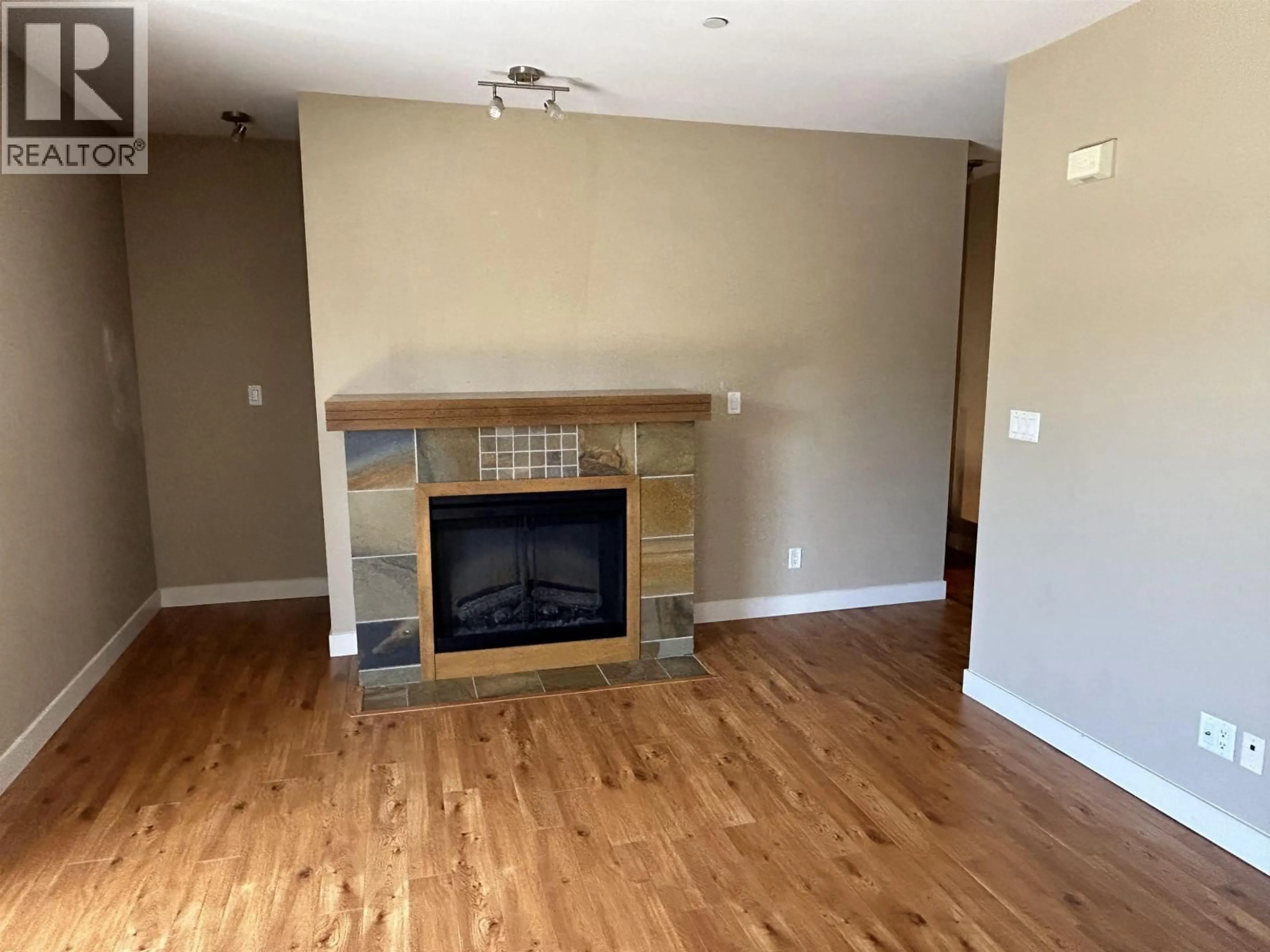 A pic of a room for 157 - 7388 MACPHERSON AVENUE, Burnaby British Columbia V5J0A1