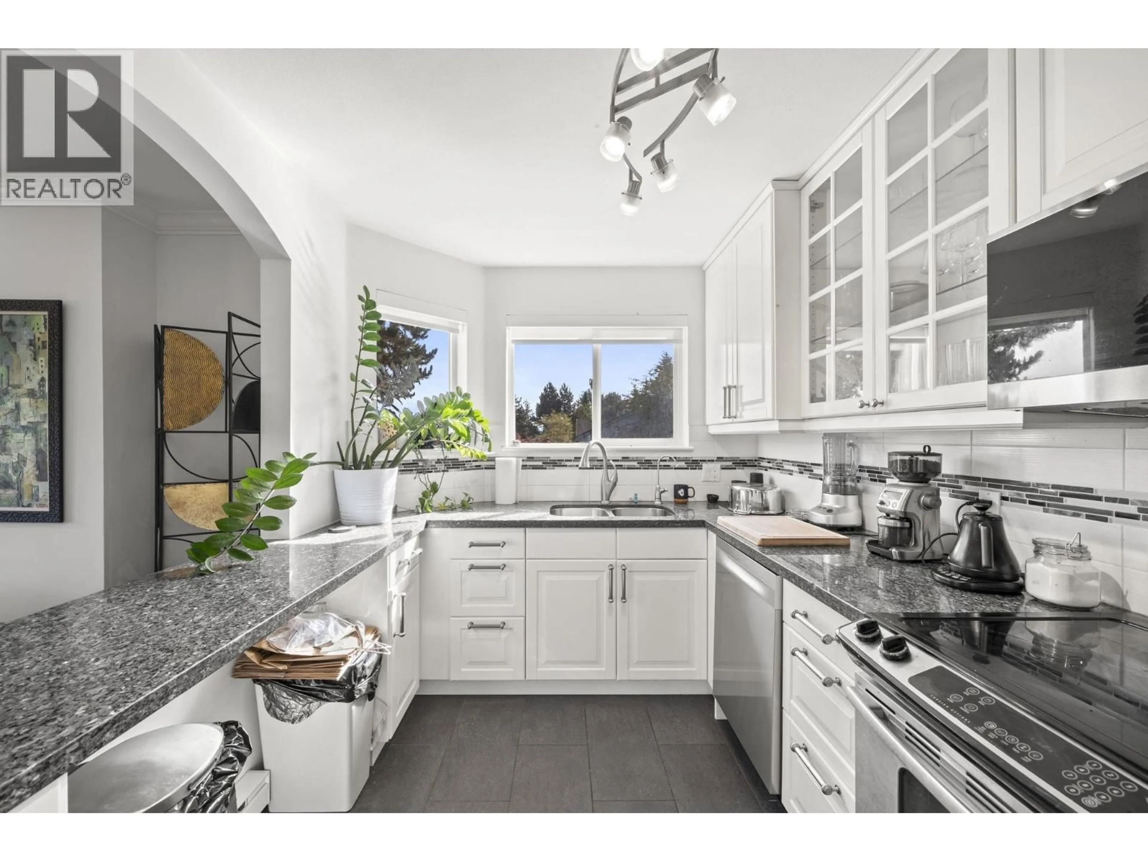 Unknown for 201 - 121 SHORELINE CIRCLE, Port Moody British Columbia V3H5G2