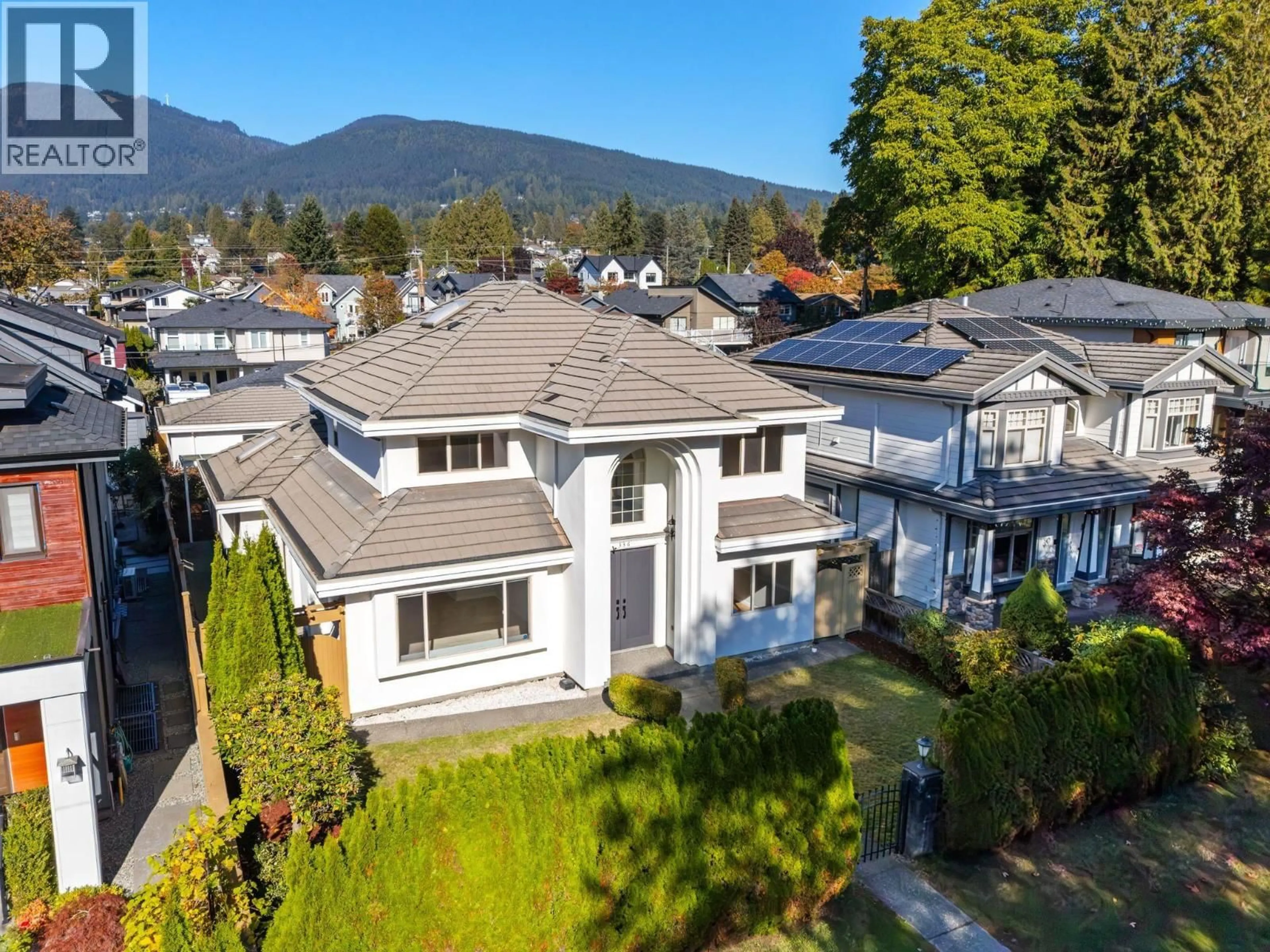 Unknown for 336 19TH STREET, North Vancouver British Columbia V7M1X8