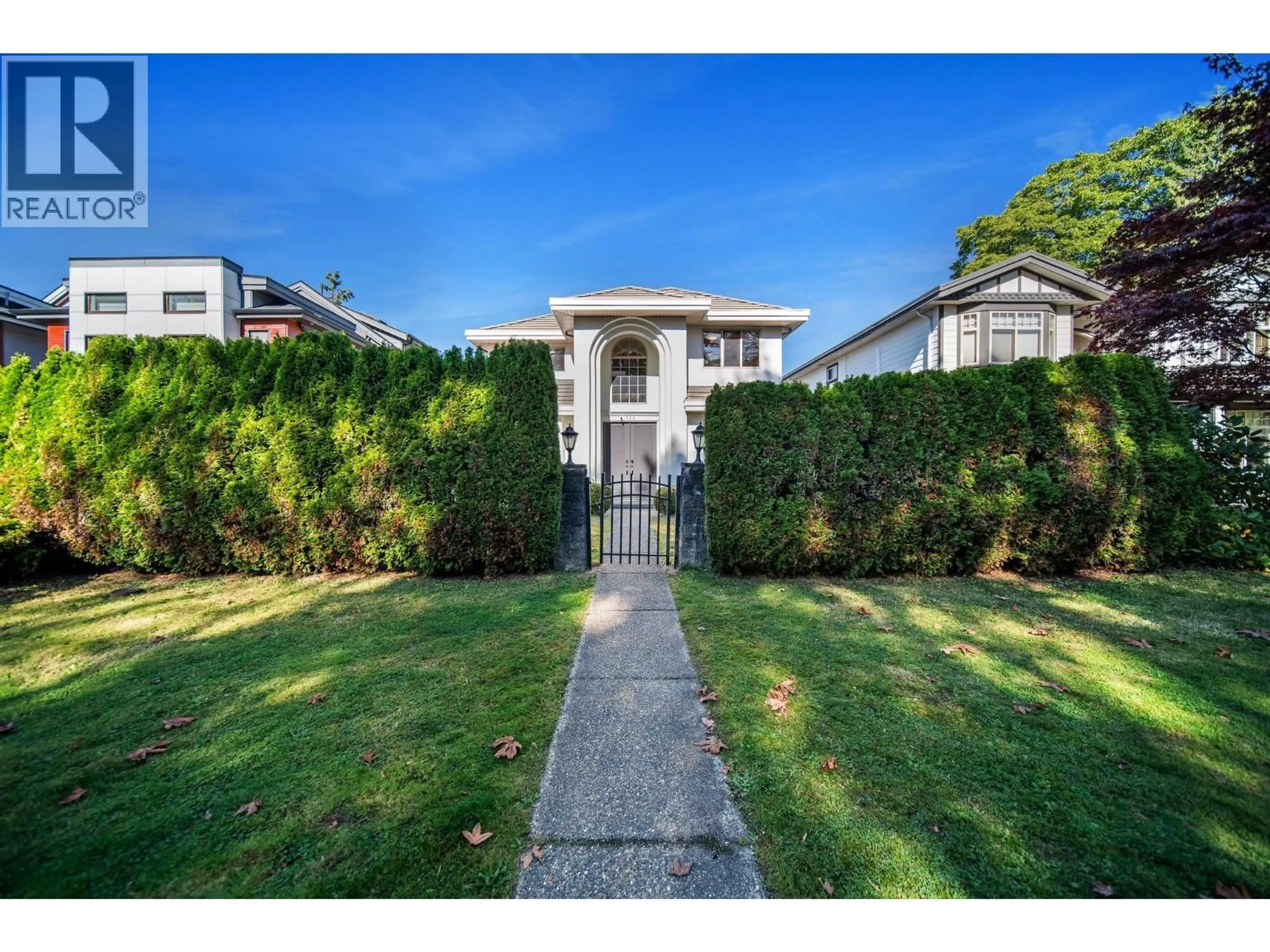 Unknown for 336 19TH STREET, North Vancouver British Columbia V7M1X8