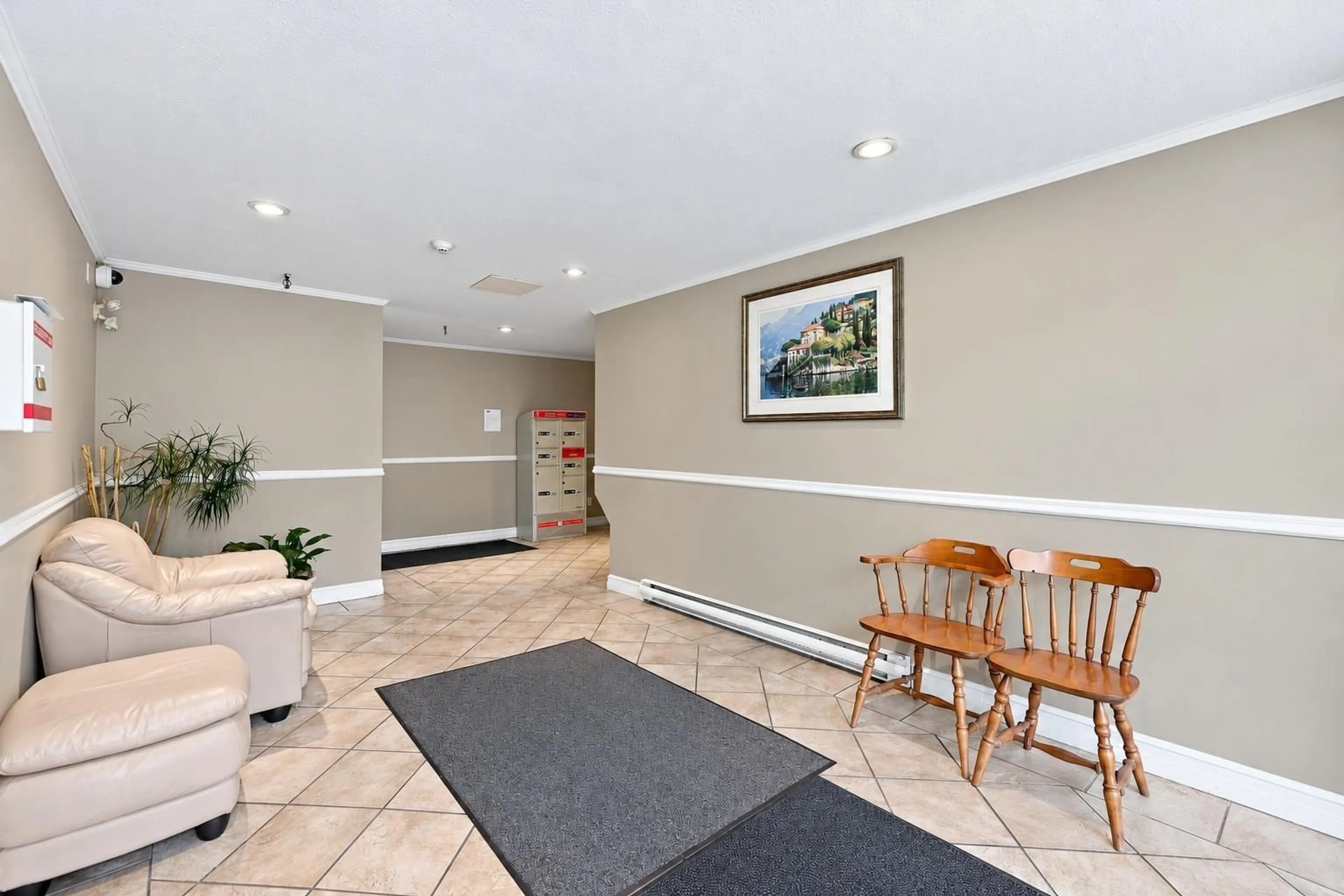 Lobby for 207 - 10438 148 STREET, Surrey British Columbia V3R8S9