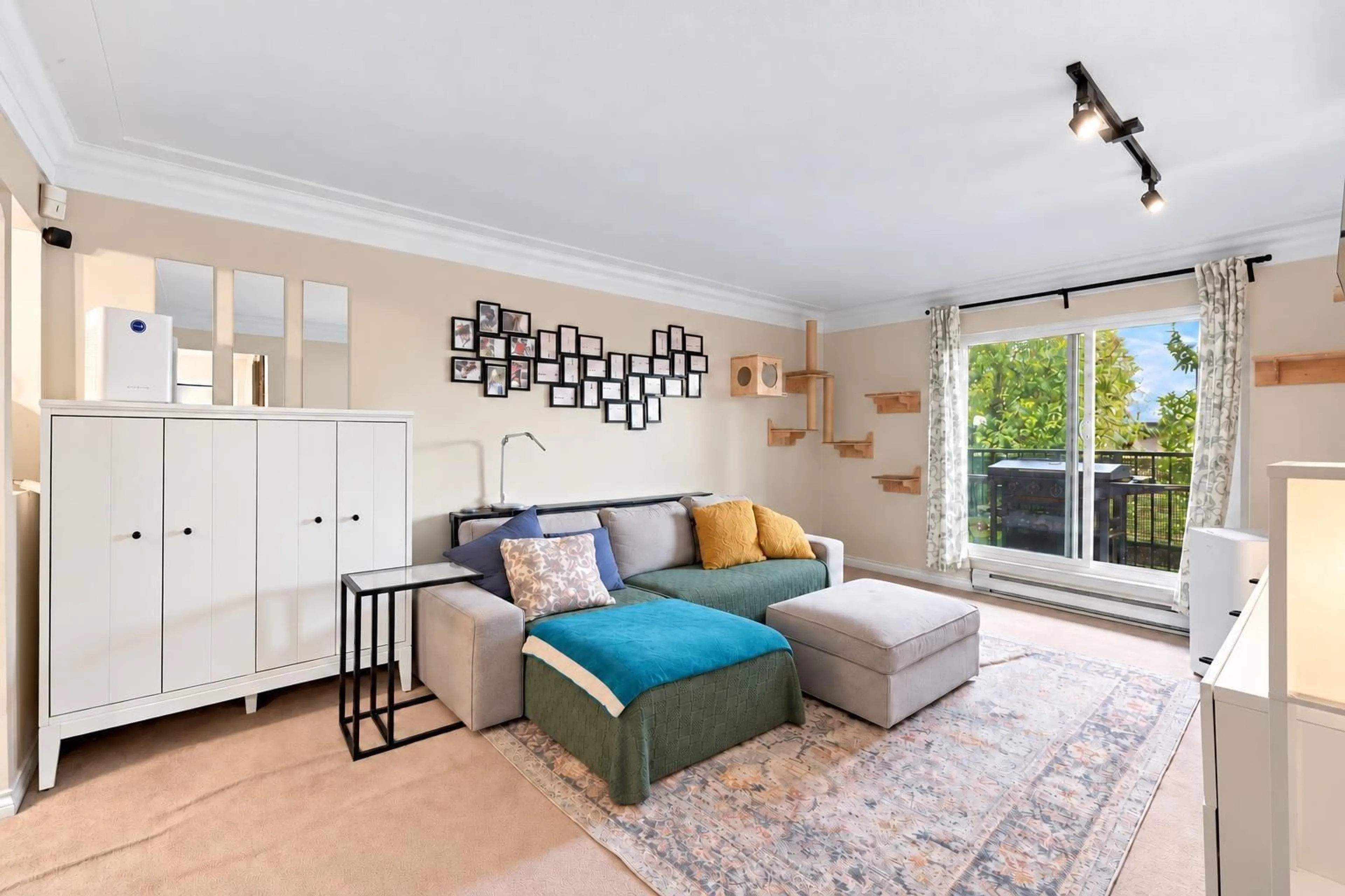 Living room with furniture, unknown for 207 - 10438 148 STREET, Surrey British Columbia V3R8S9