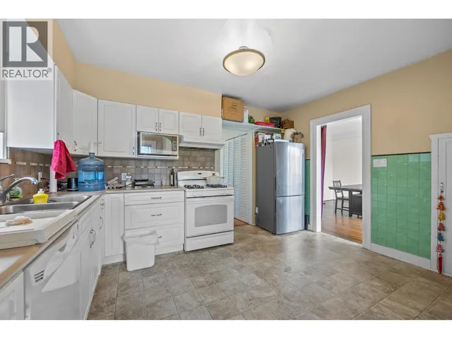 3579 18TH AVENUE, Vancouver 5