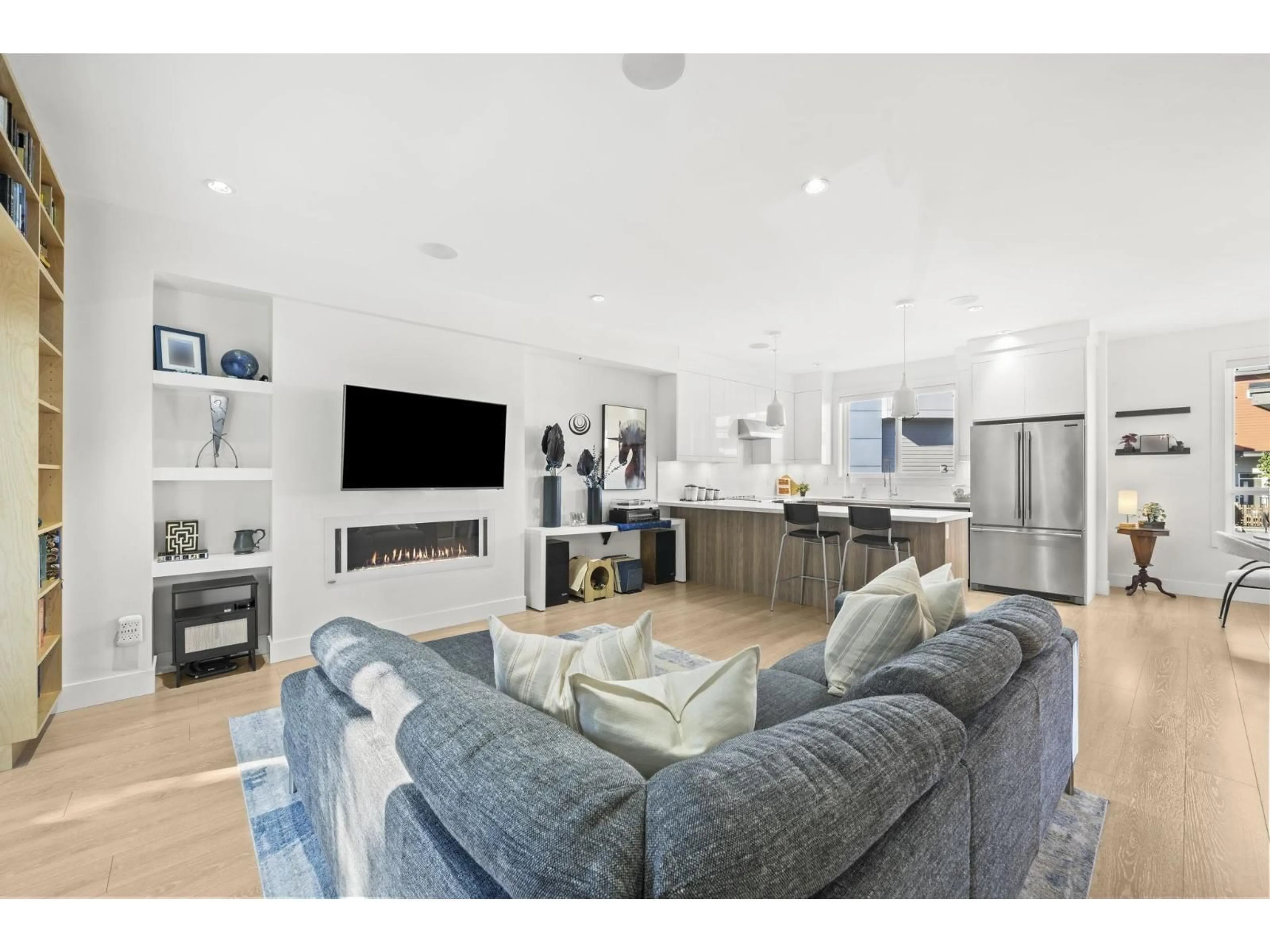 Unknown for 11 - 1670 160 STREET, Surrey British Columbia V4A0C6