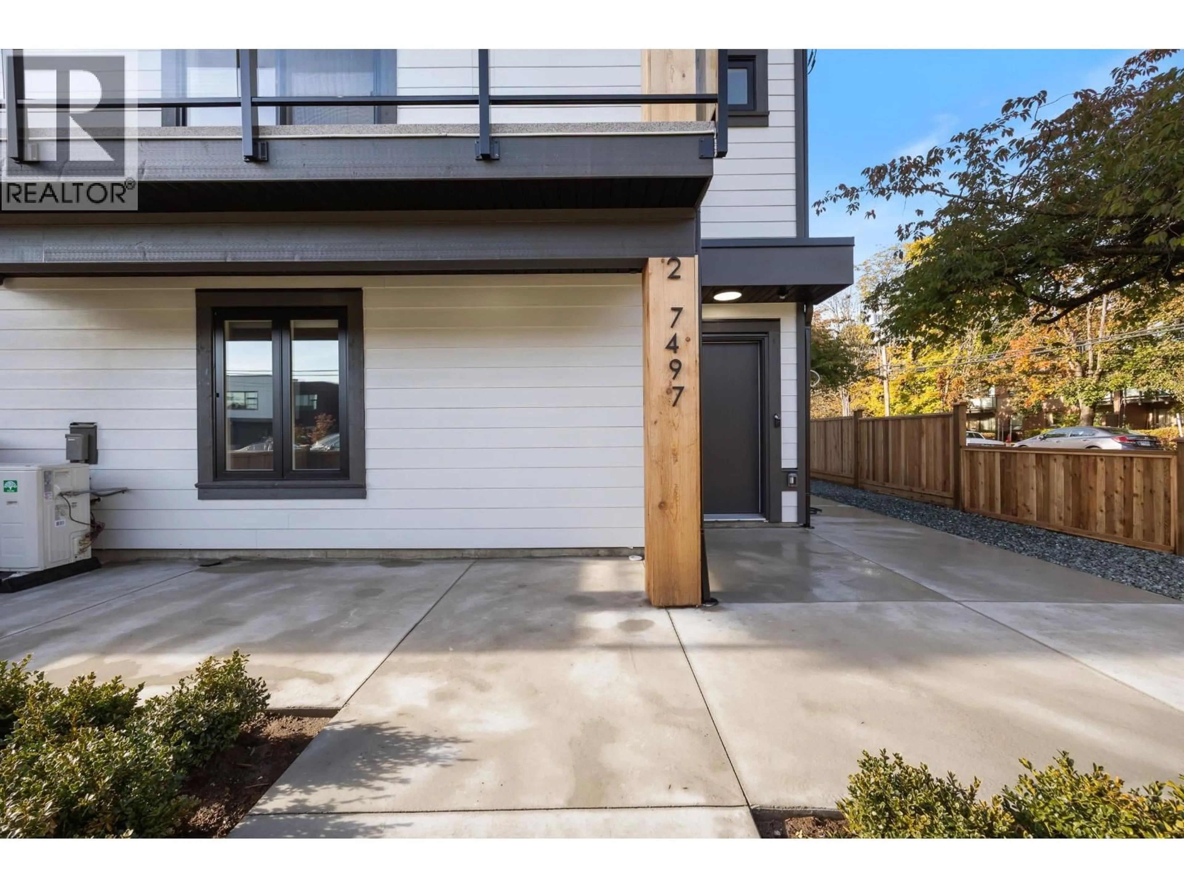 Unknown for 1 - 7497 HOLLY STREET, Burnaby British Columbia V5E2C3