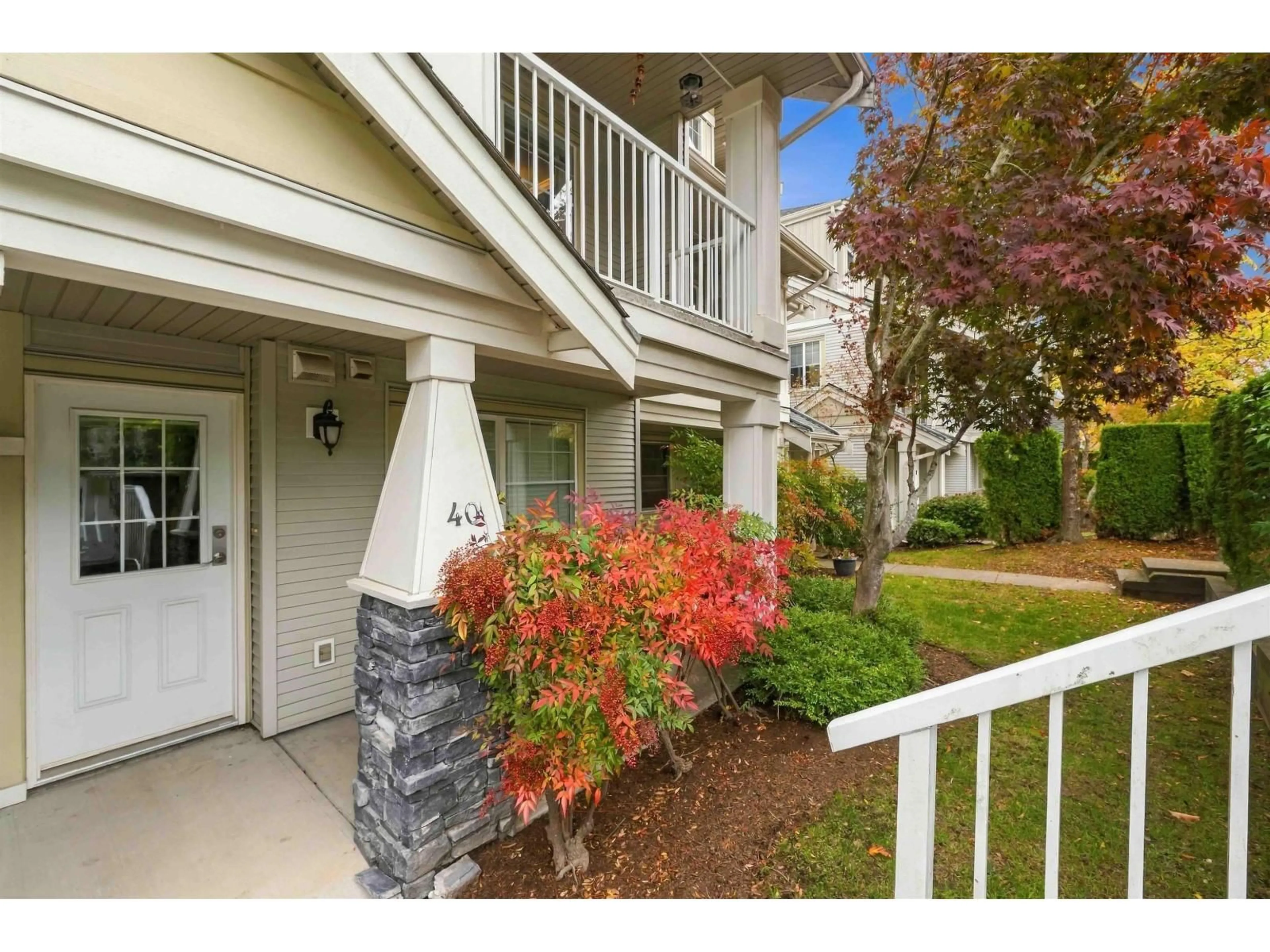 Unknown for 40 - 6568 193B STREET, Surrey British Columbia V4N5S2