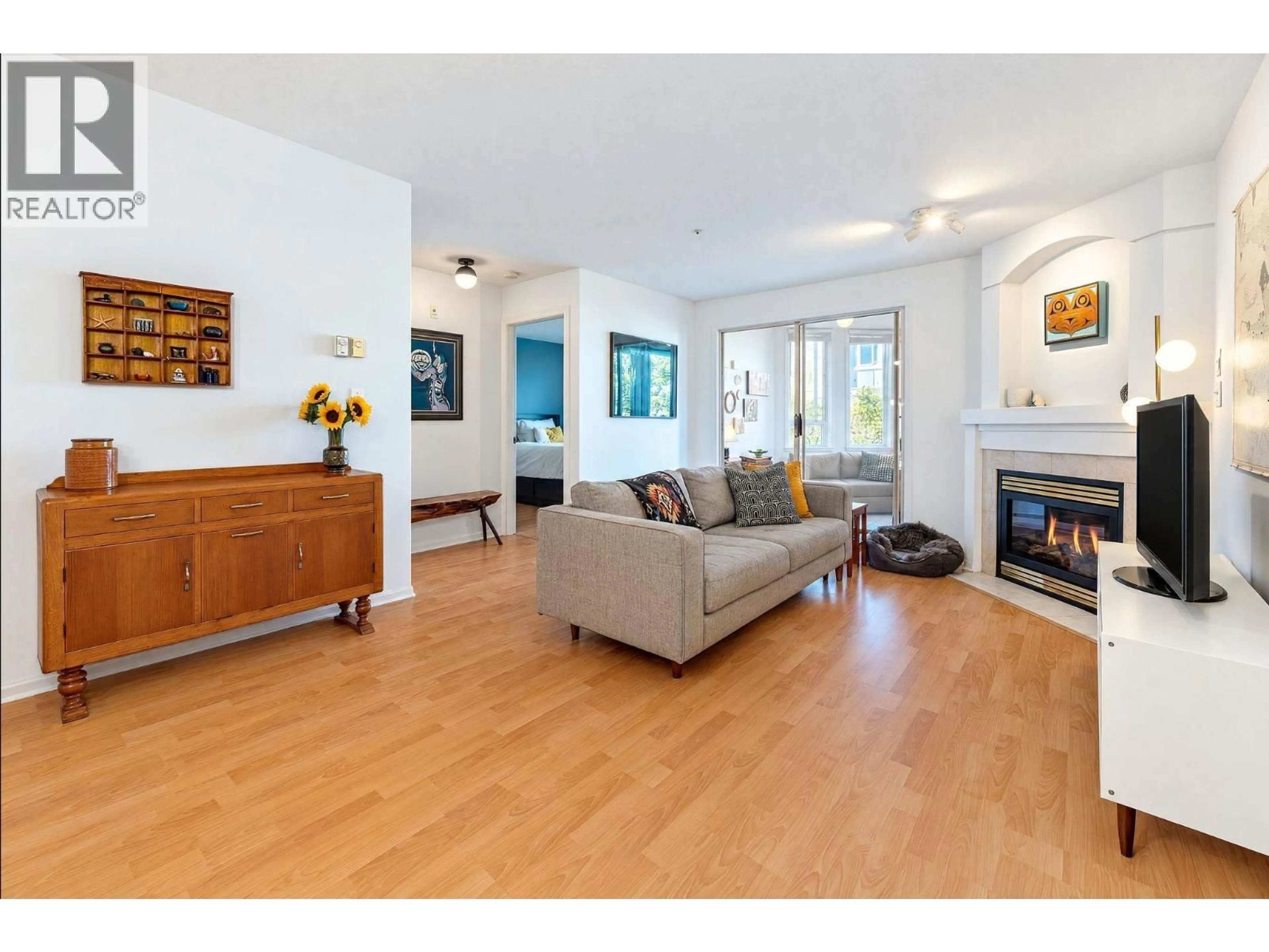 Unknown for 206 - 2405 KAMLOOPS STREET, Vancouver British Columbia V5M4V6