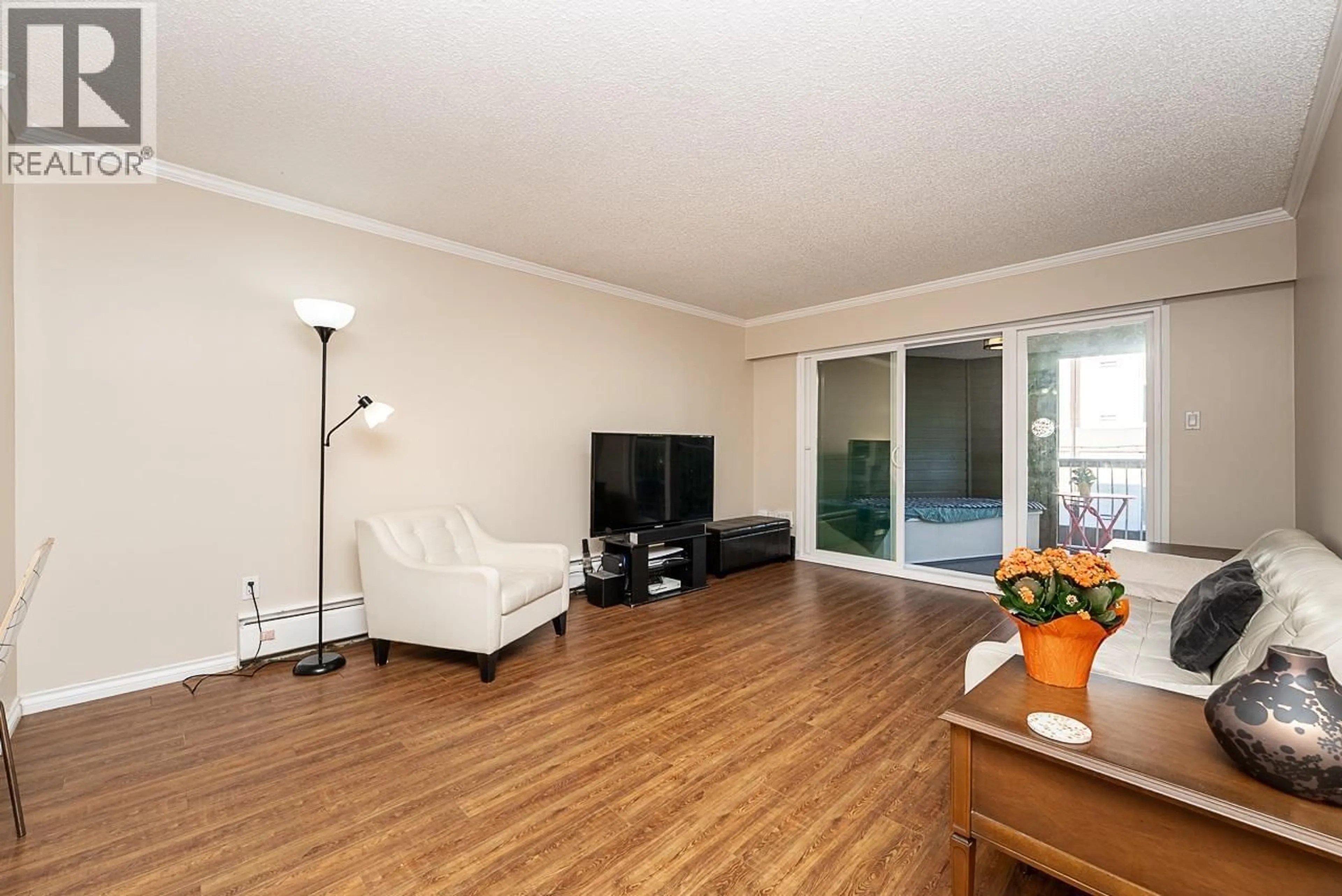 Unknown for 301 - 327 NINTH STREET, New Westminster British Columbia V3M3V8