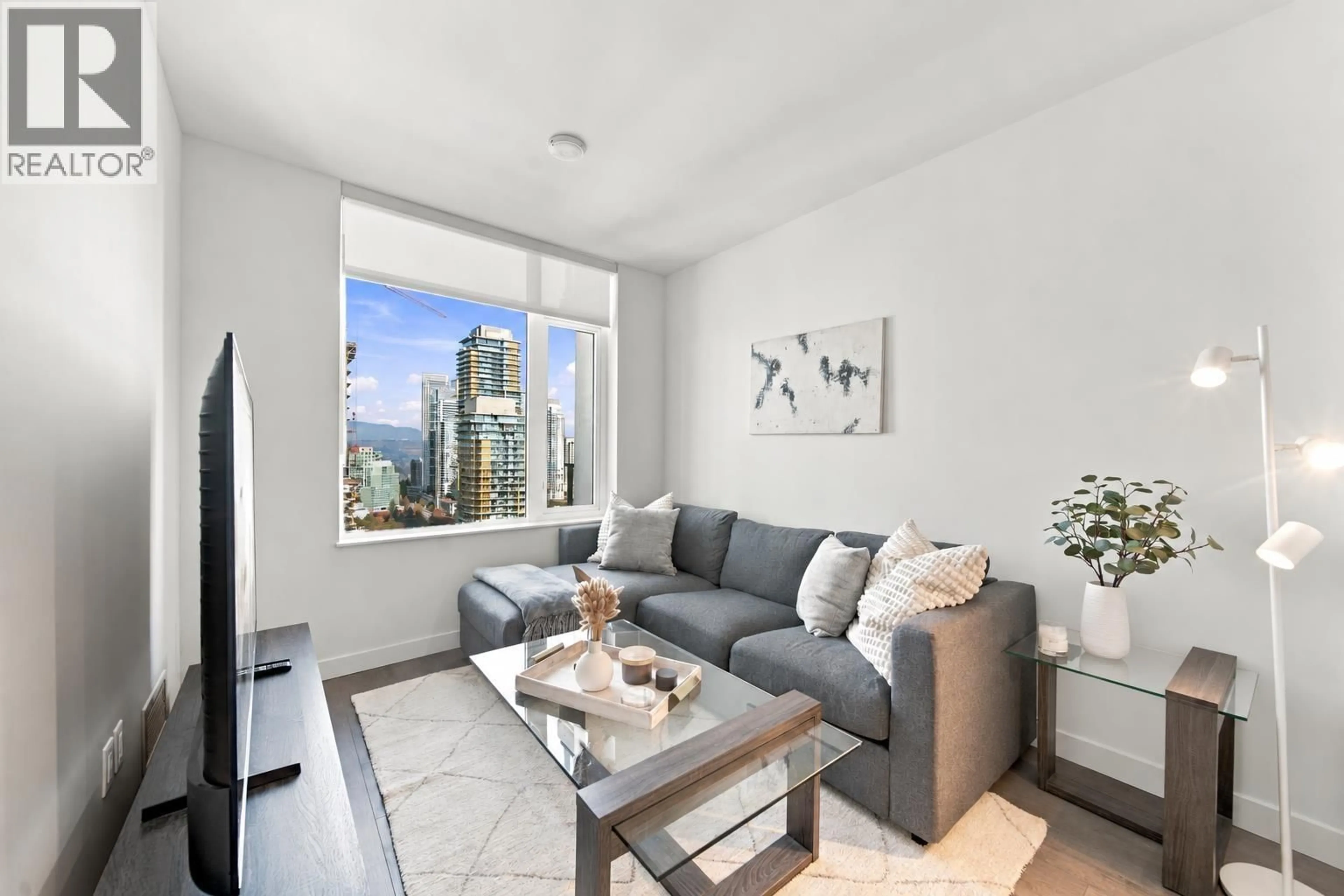 Living room with furniture, unknown for 2407 - 6468 WILLINGDON AVENUE, Burnaby British Columbia V5H0L3