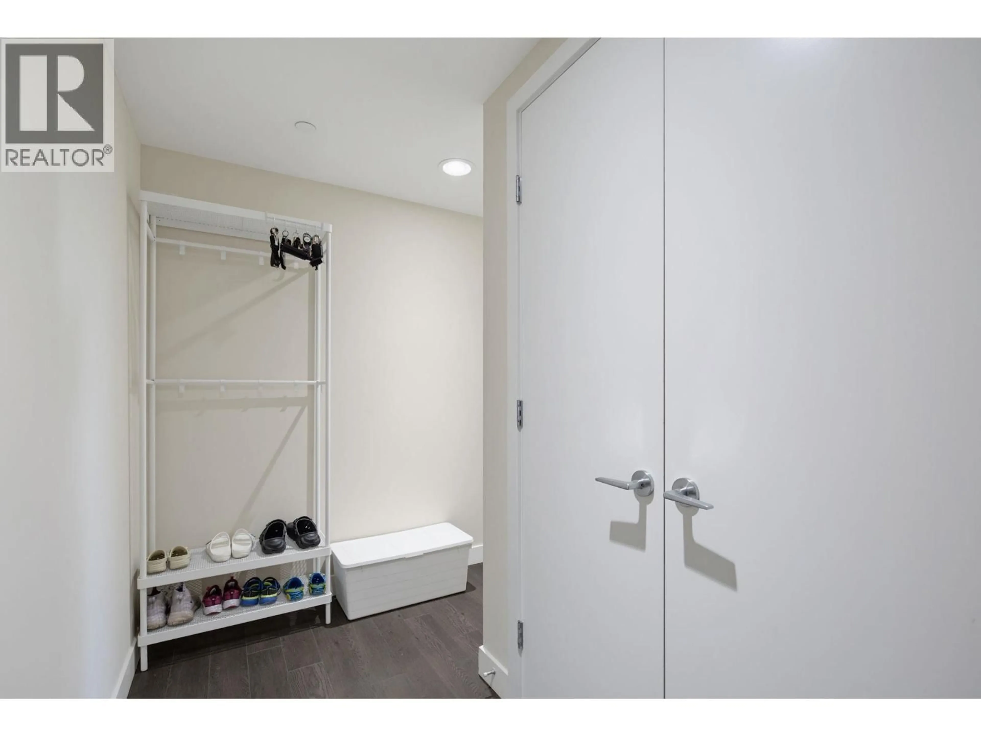 Unknown for 604 - 2008 ROSSER AVENUE, Burnaby British Columbia V5C0H8