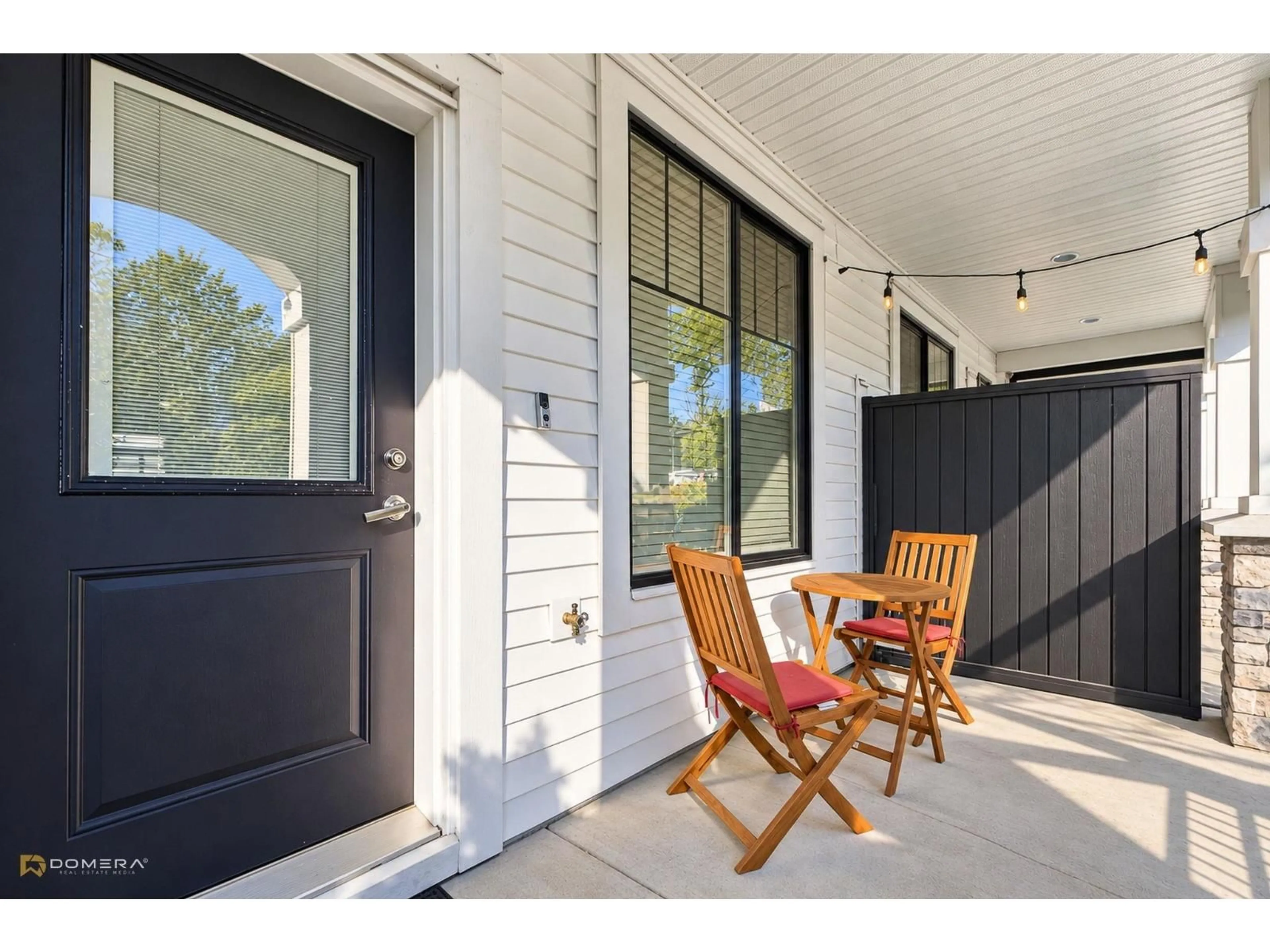 Indoor entryway for 139 - 6030 142 STREET, Surrey British Columbia V3X0J5