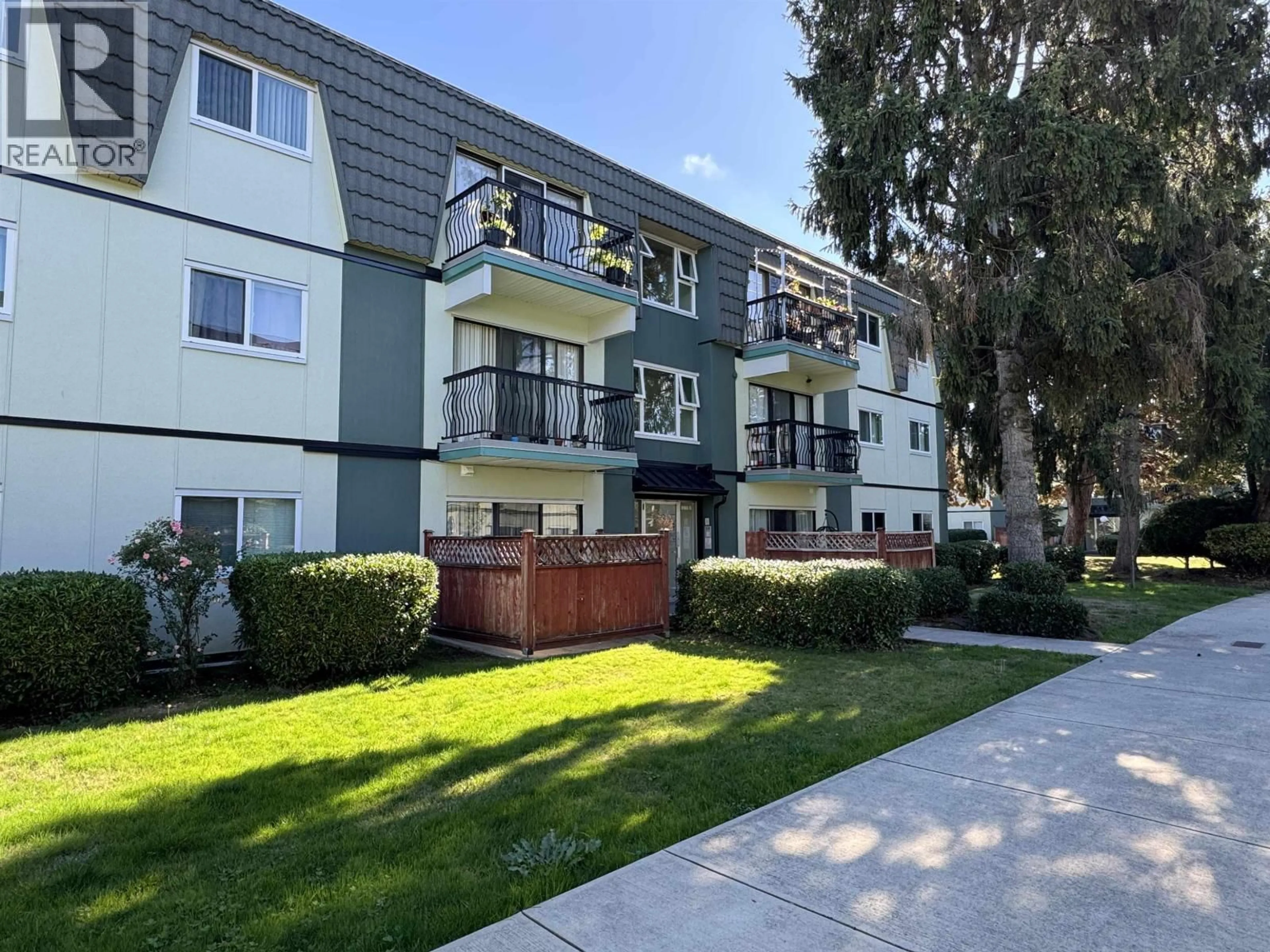 A pic from outside/outdoor area/front of a property/back of a property/a pic from drone, street for 179 - 8160 WILLIAMS ROAD, Richmond British Columbia V7A1G5