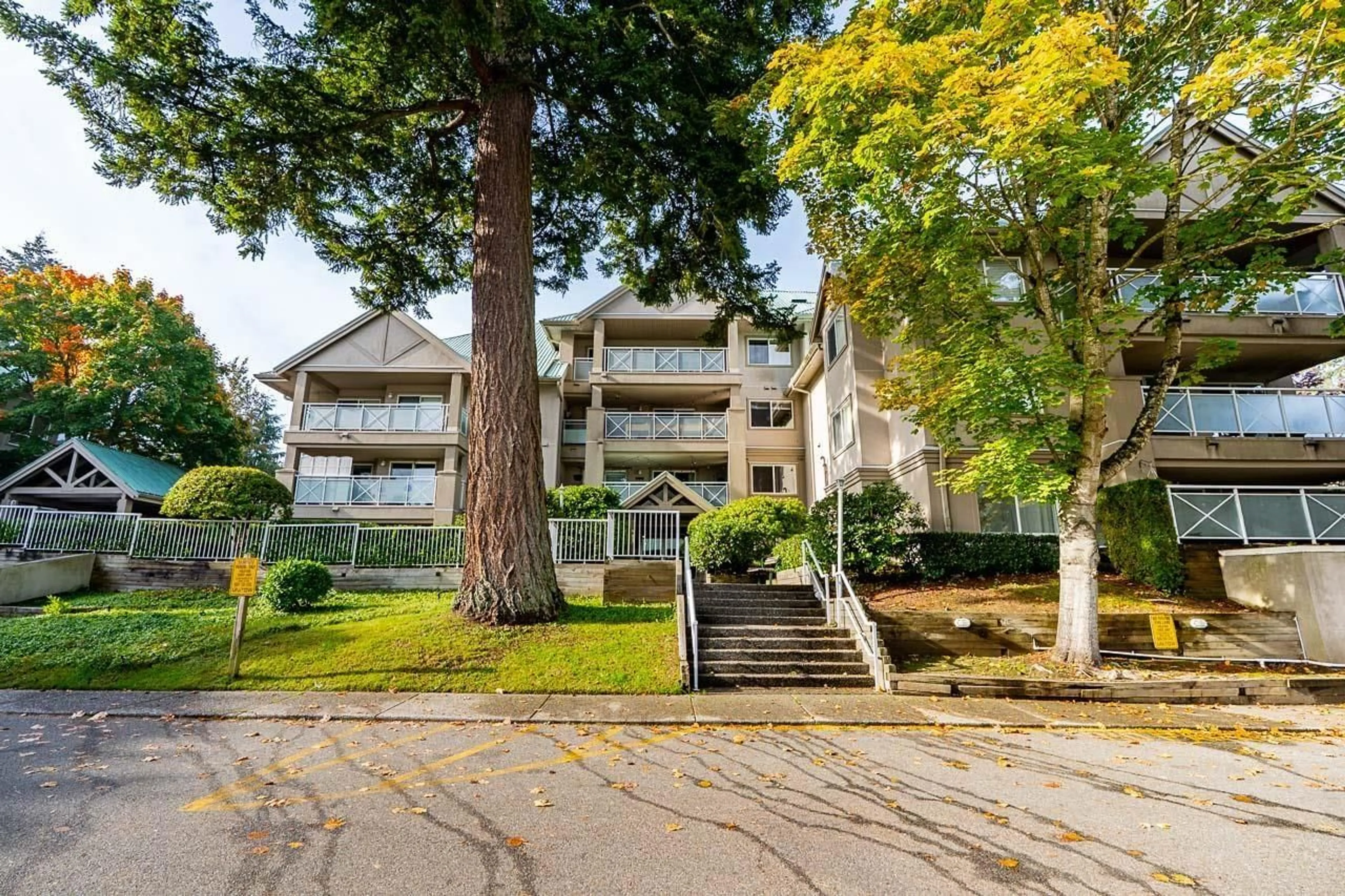 Unknown for 202 - 15130 29A AVENUE, Surrey British Columbia V4P3B1