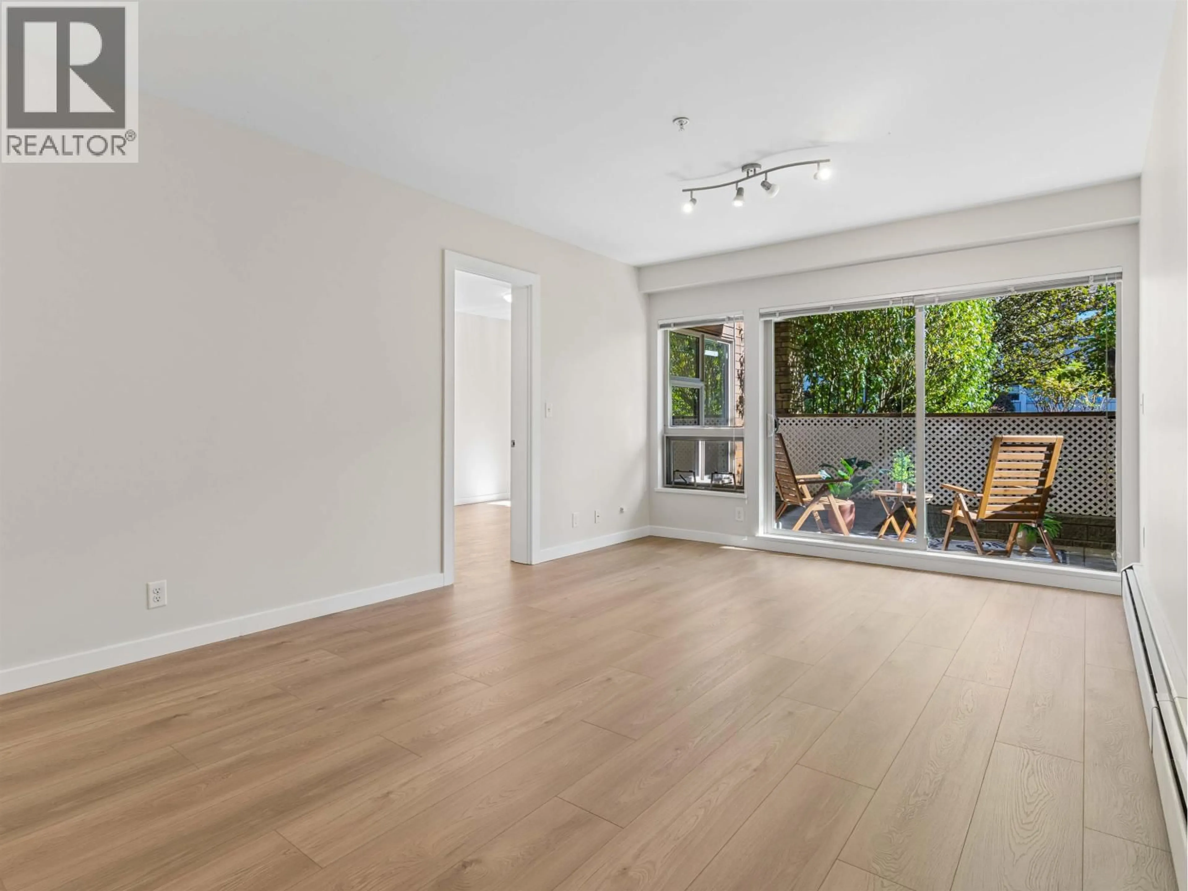 Unknown for 109 - 1033 ST. GEORGES AVENUE, North Vancouver British Columbia V7L3H5