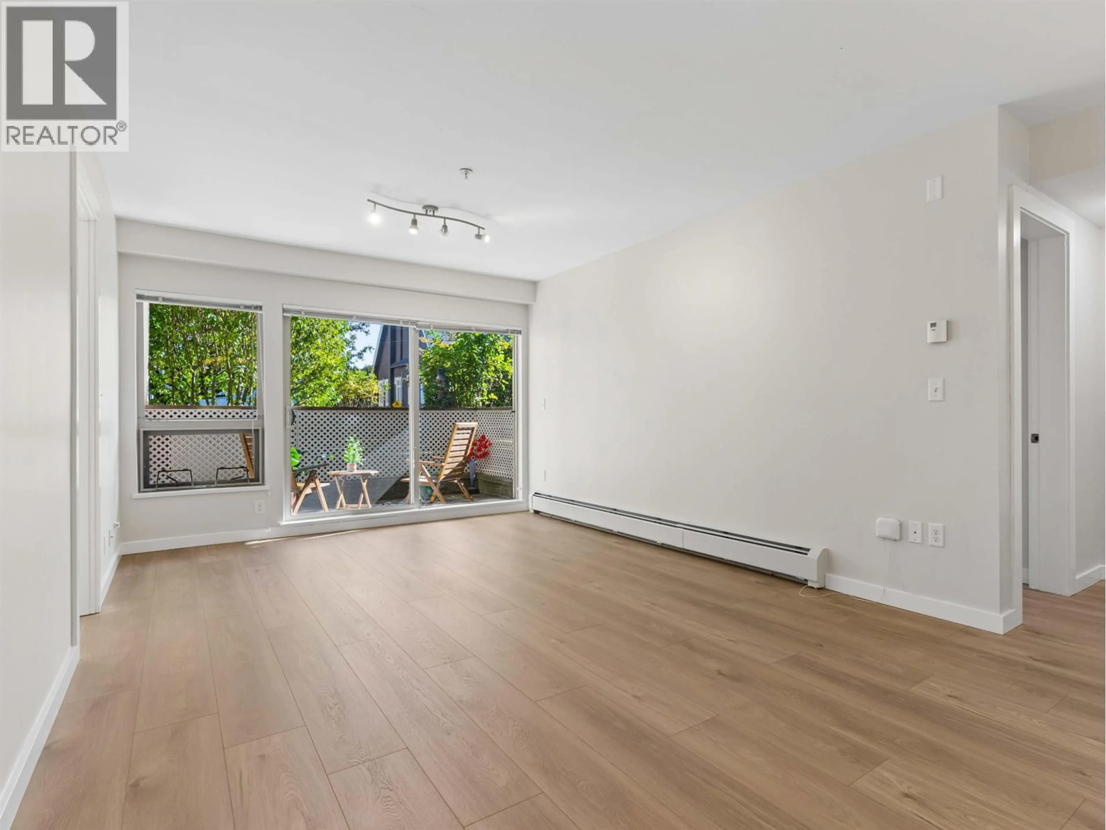 Unknown for 109 - 1033 ST. GEORGES AVENUE, North Vancouver British Columbia V7L3H5