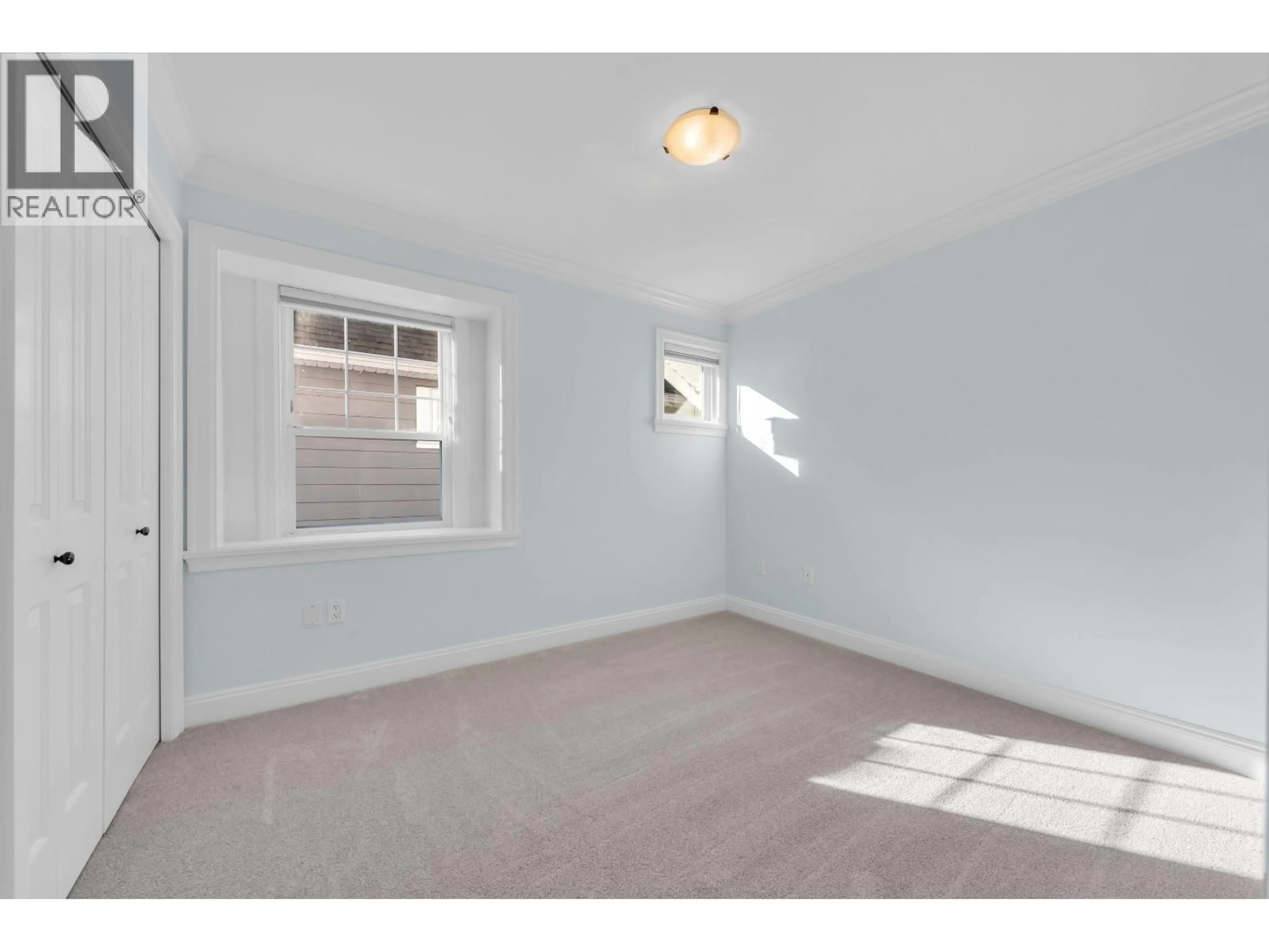 Unknown for 2411 GEORGE STREET, North Vancouver British Columbia V7P2N4
