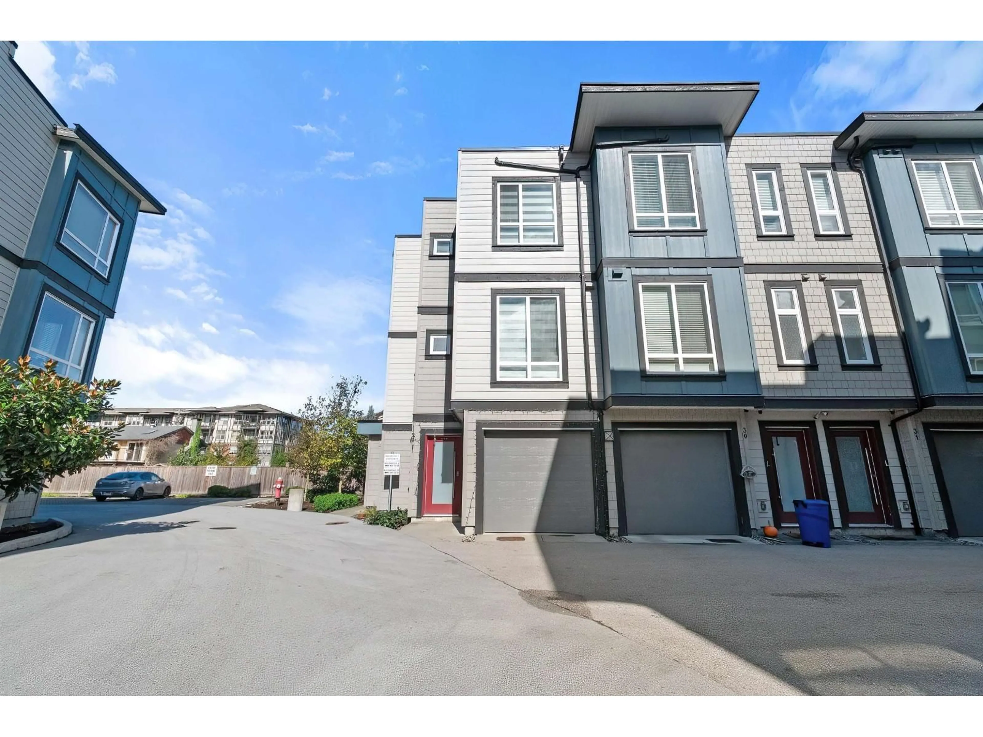 A pic from outside/outdoor area/front of a property/back of a property/a pic from drone, street for 29 - 5515 199A STREET, Langley British Columbia V3A1J7