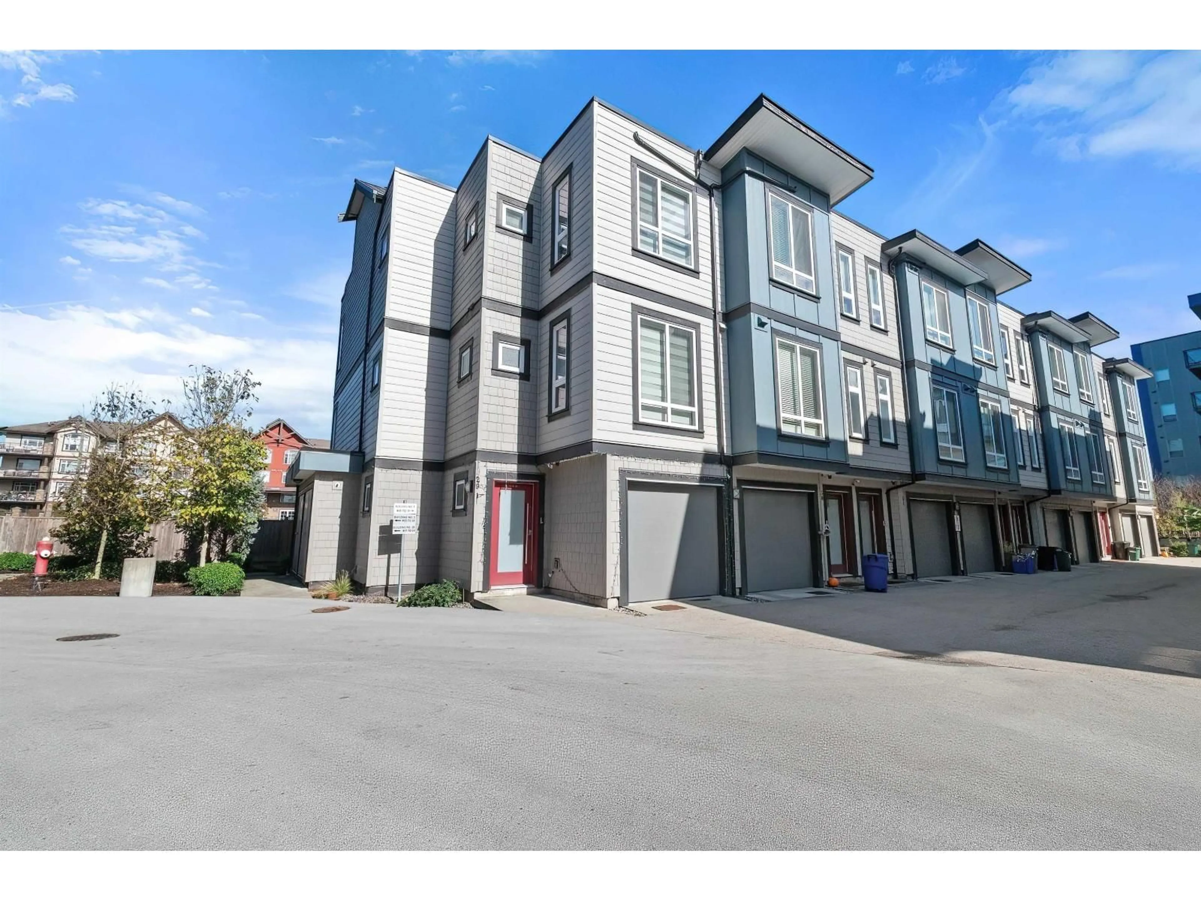 A pic from outside/outdoor area/front of a property/back of a property/a pic from drone, street for 29 - 5515 199A STREET, Langley British Columbia V3A1J7
