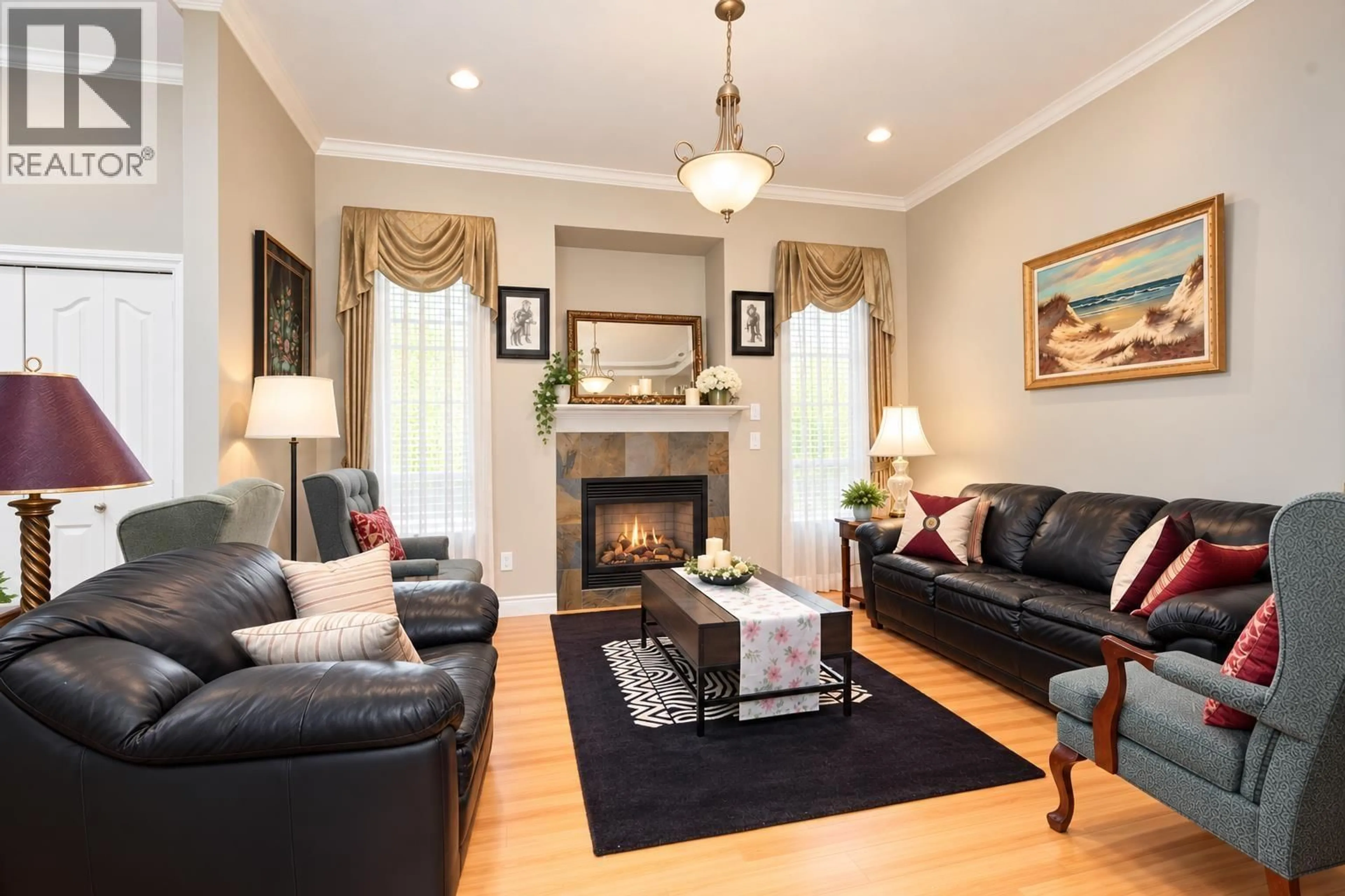Living room with furniture, unknown for 607 SUNSET AVENUE, Coquitlam British Columbia V3K2B8