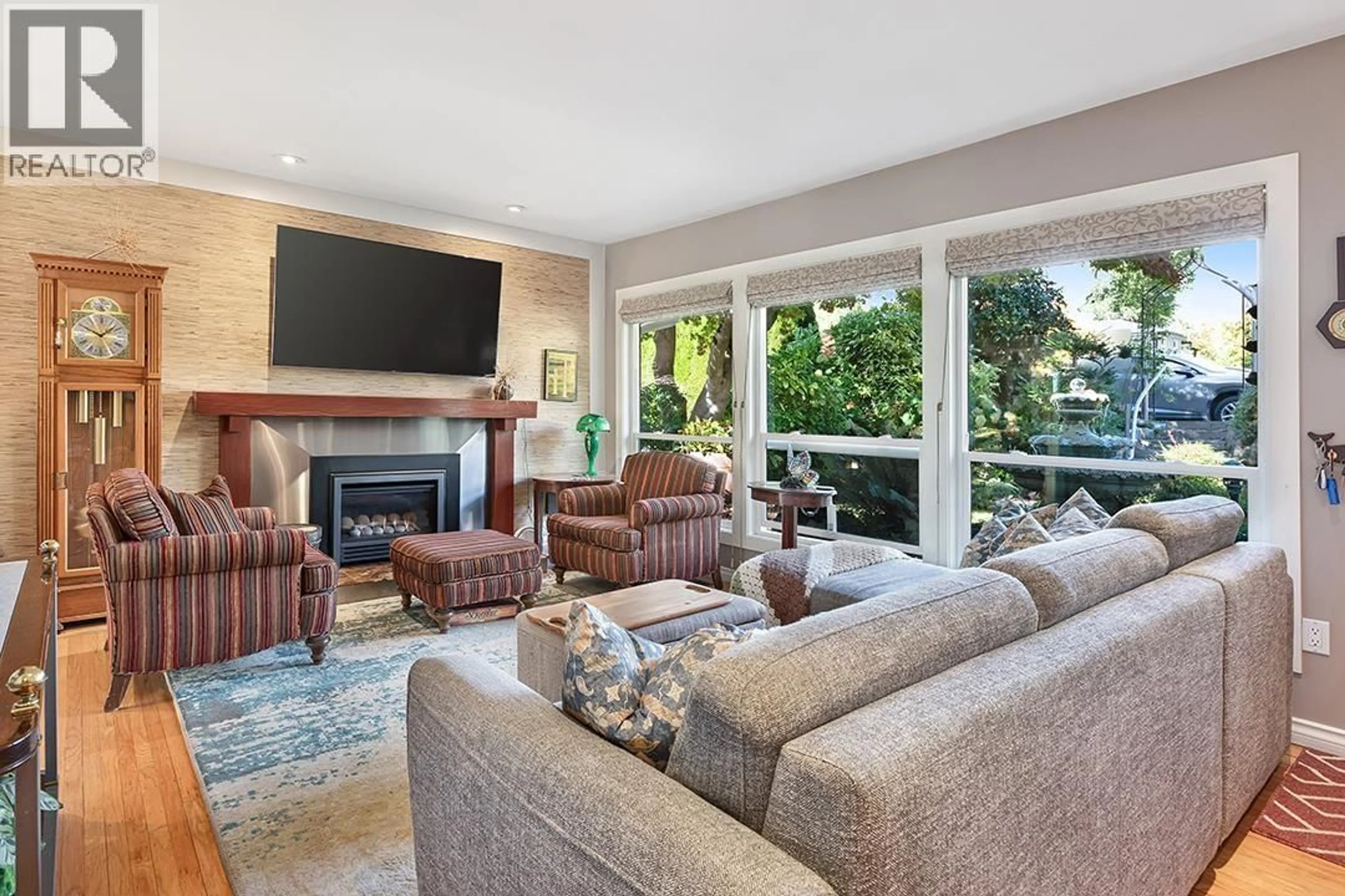 Unknown for 535 KEITH ROAD, North Vancouver British Columbia V7L1W3
