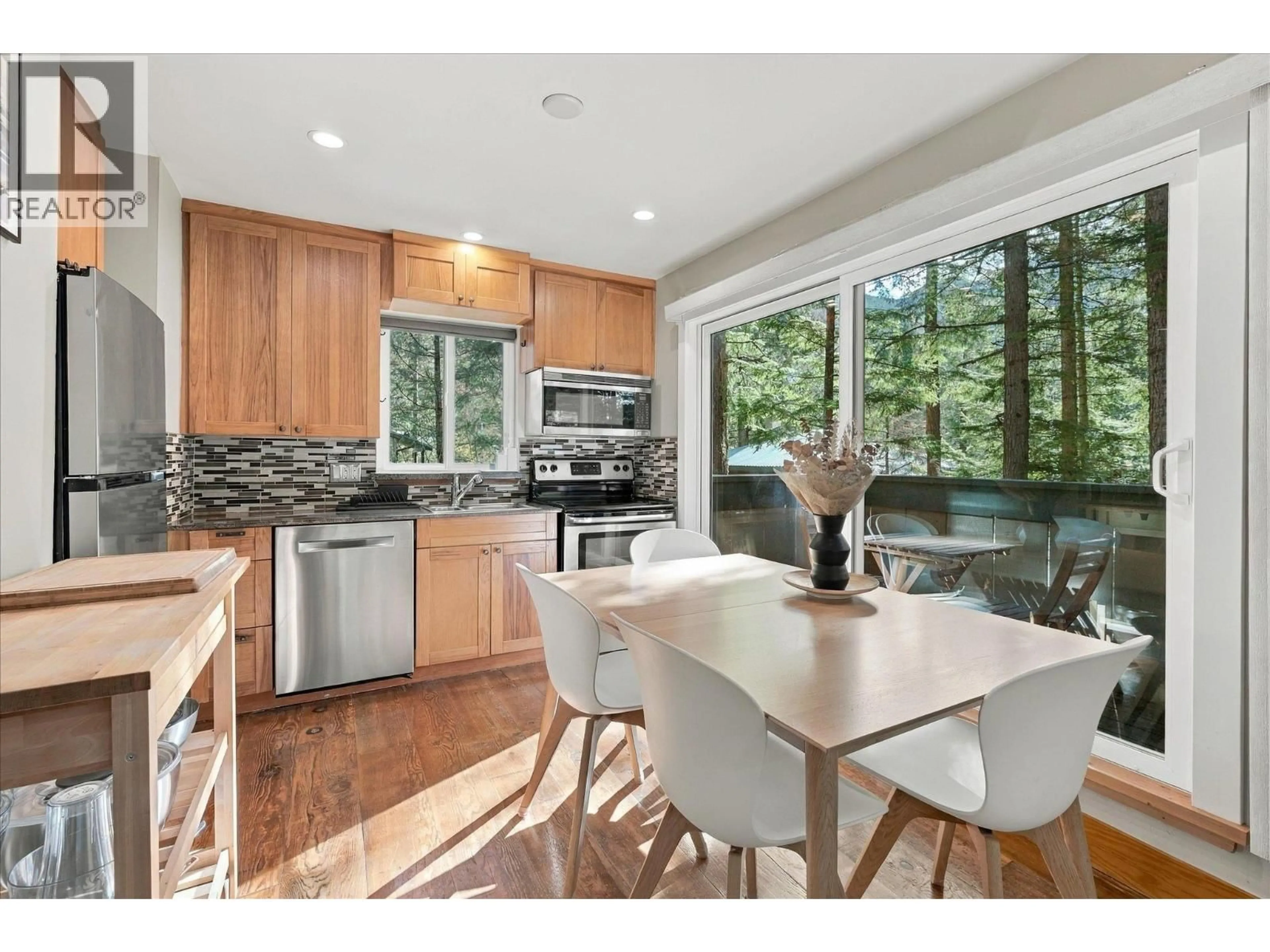 Unknown for 202 - 2101 CASTLE DRIVE, Whistler British Columbia V8E0A6