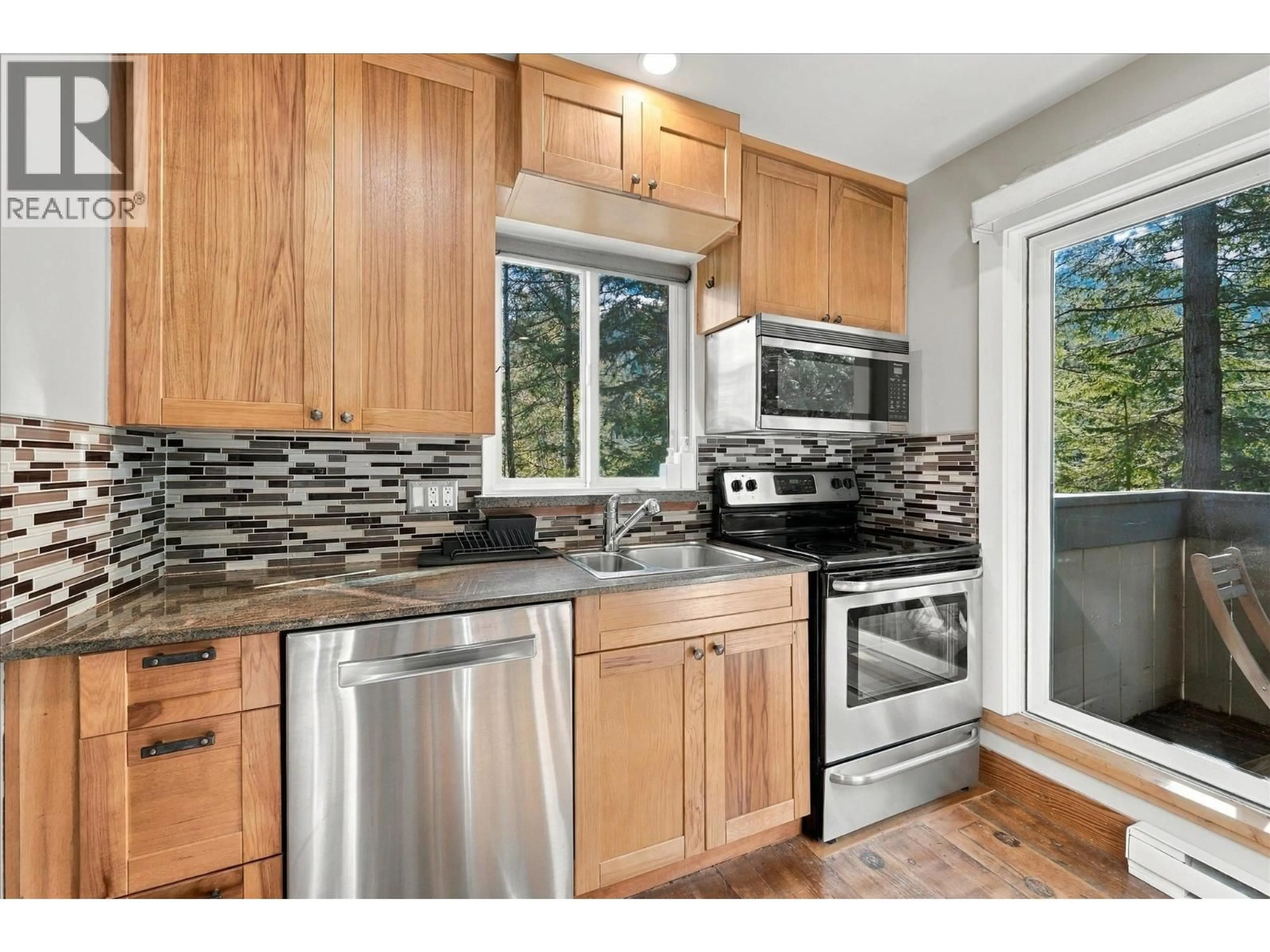 Unknown for 202 - 2101 CASTLE DRIVE, Whistler British Columbia V8E0A6