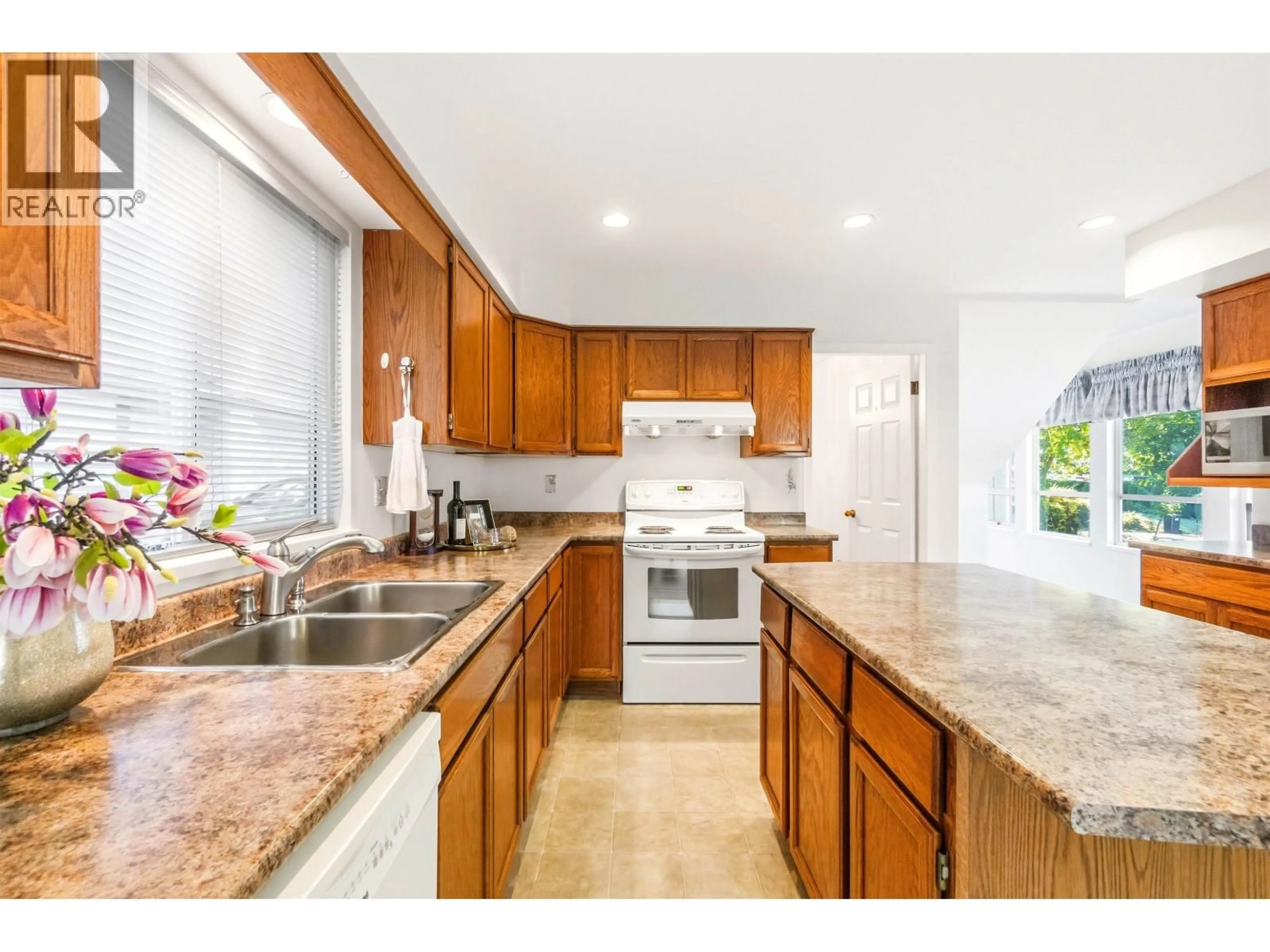 Unknown for 865 RUCKLE COURT, North Vancouver British Columbia V7H2S6