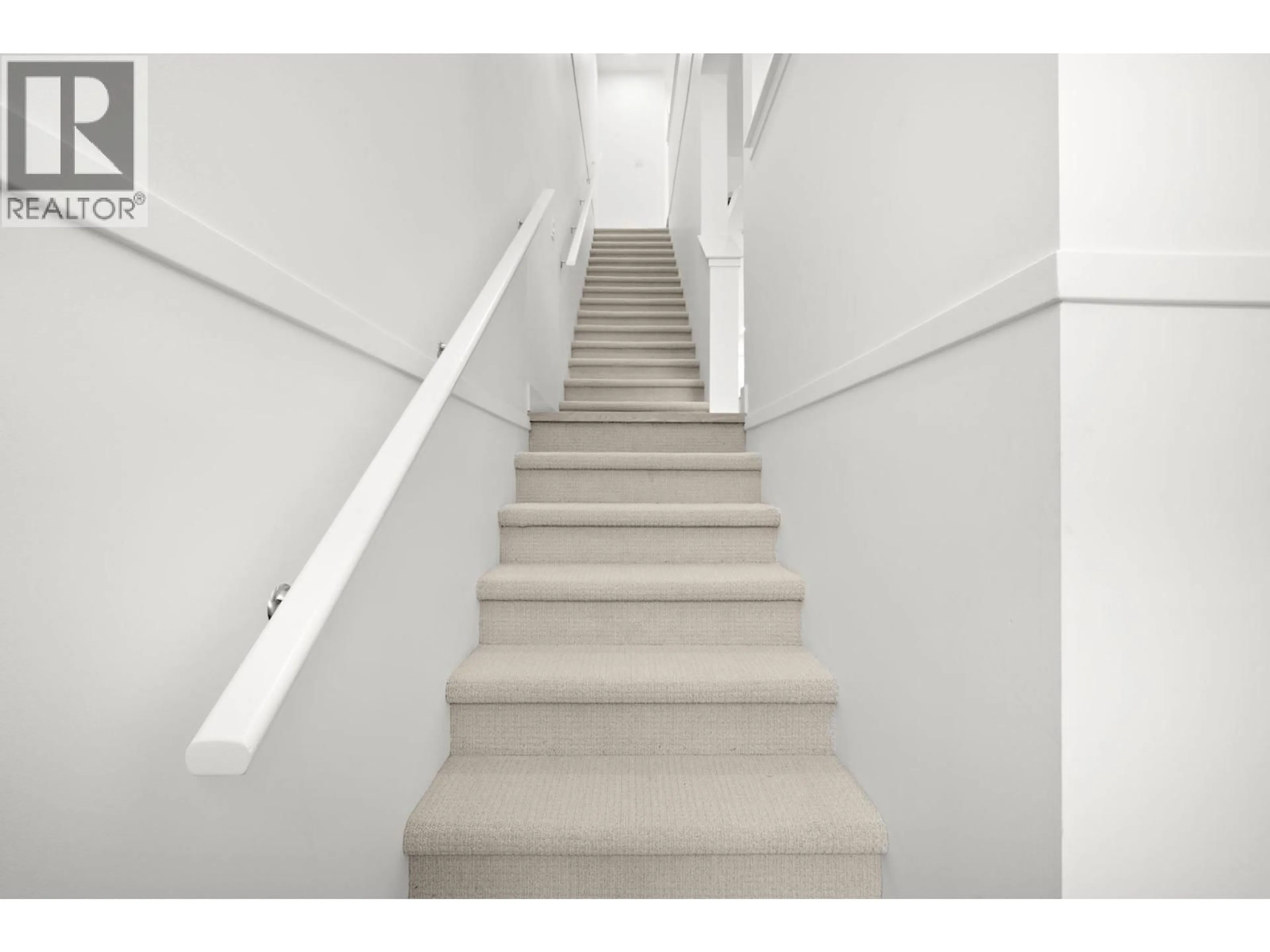 Stairs for 254 - 720 ROBINSON STREET, Coquitlam British Columbia V3J0P9