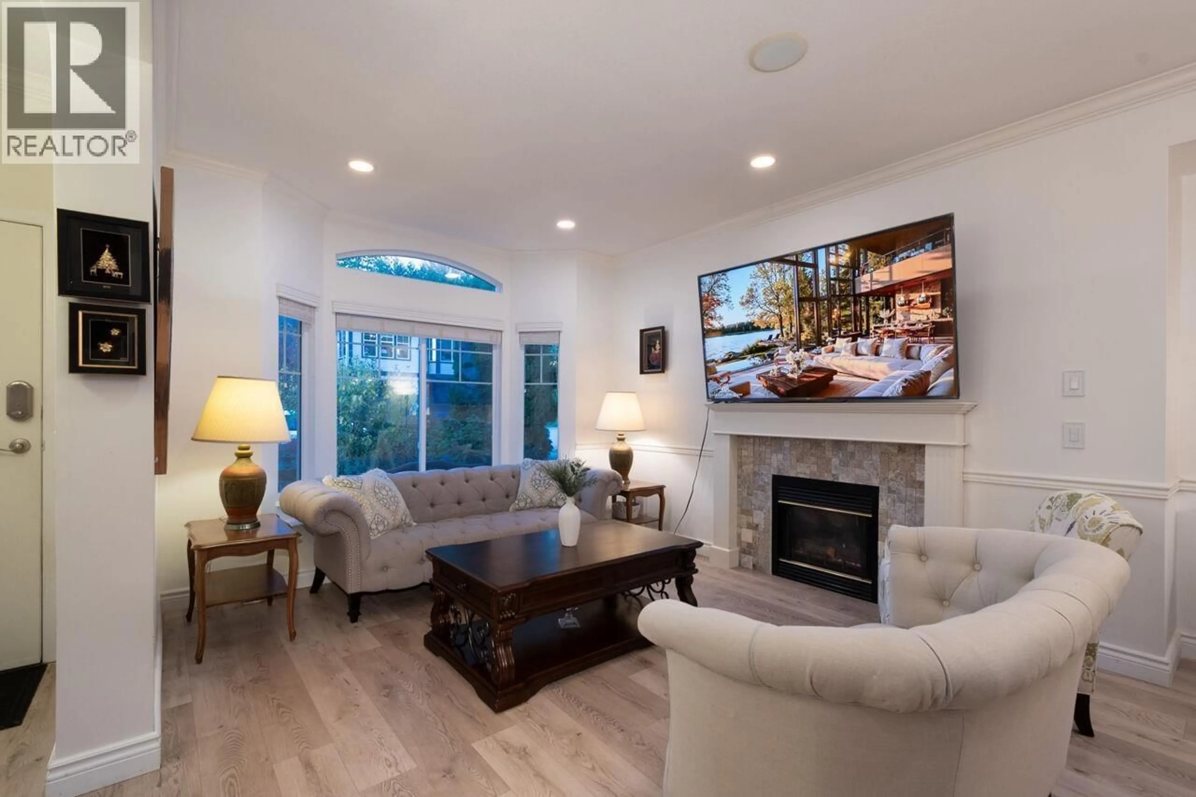 Living room with furniture, unknown for 122 BLACKBERRY DRIVE, Anmore British Columbia V3H5B4