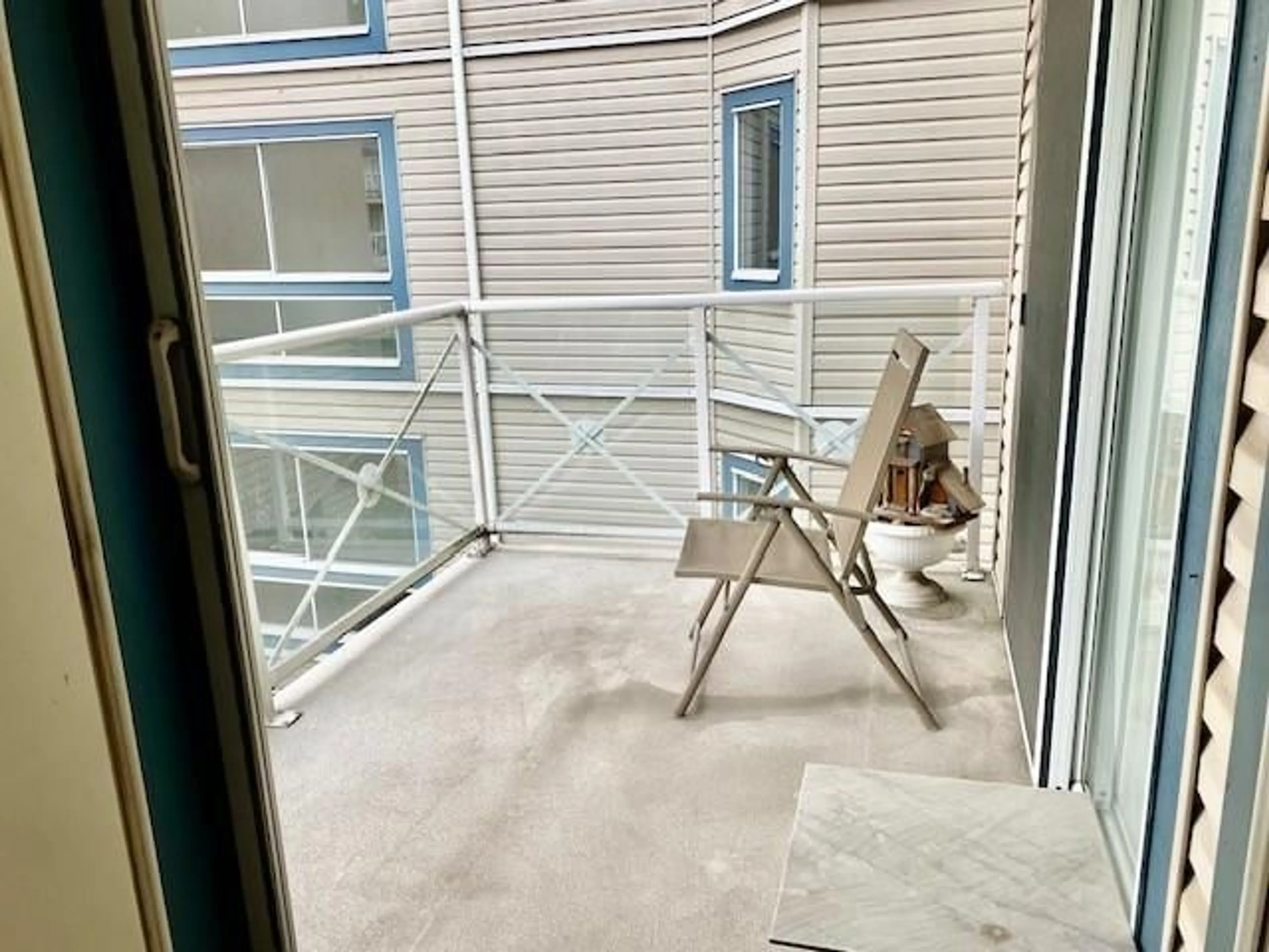 Balcony in the apartment, unknown for 327 - 12101 80 AVENUE, Surrey British Columbia V3W5V6