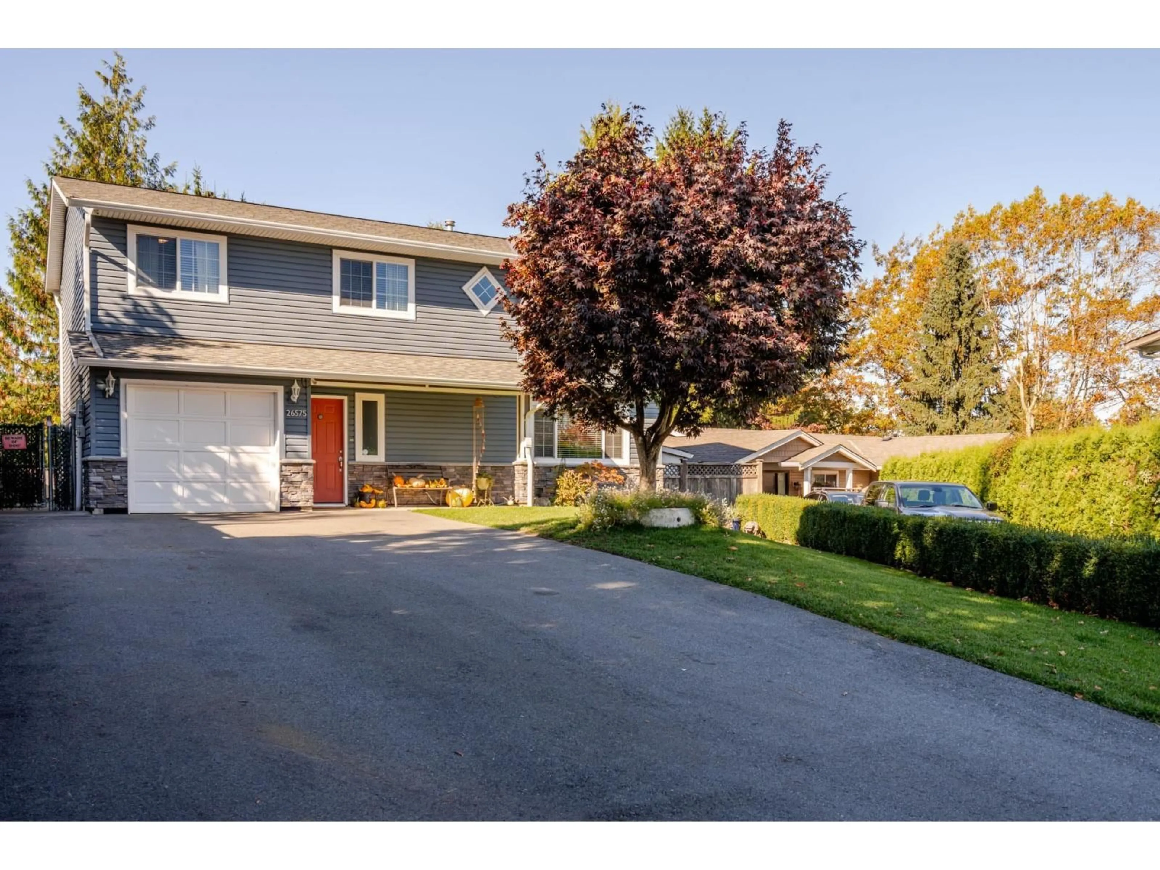 Home with vinyl exterior material, street for 26575 30A AVENUE, Langley British Columbia V4W3C8