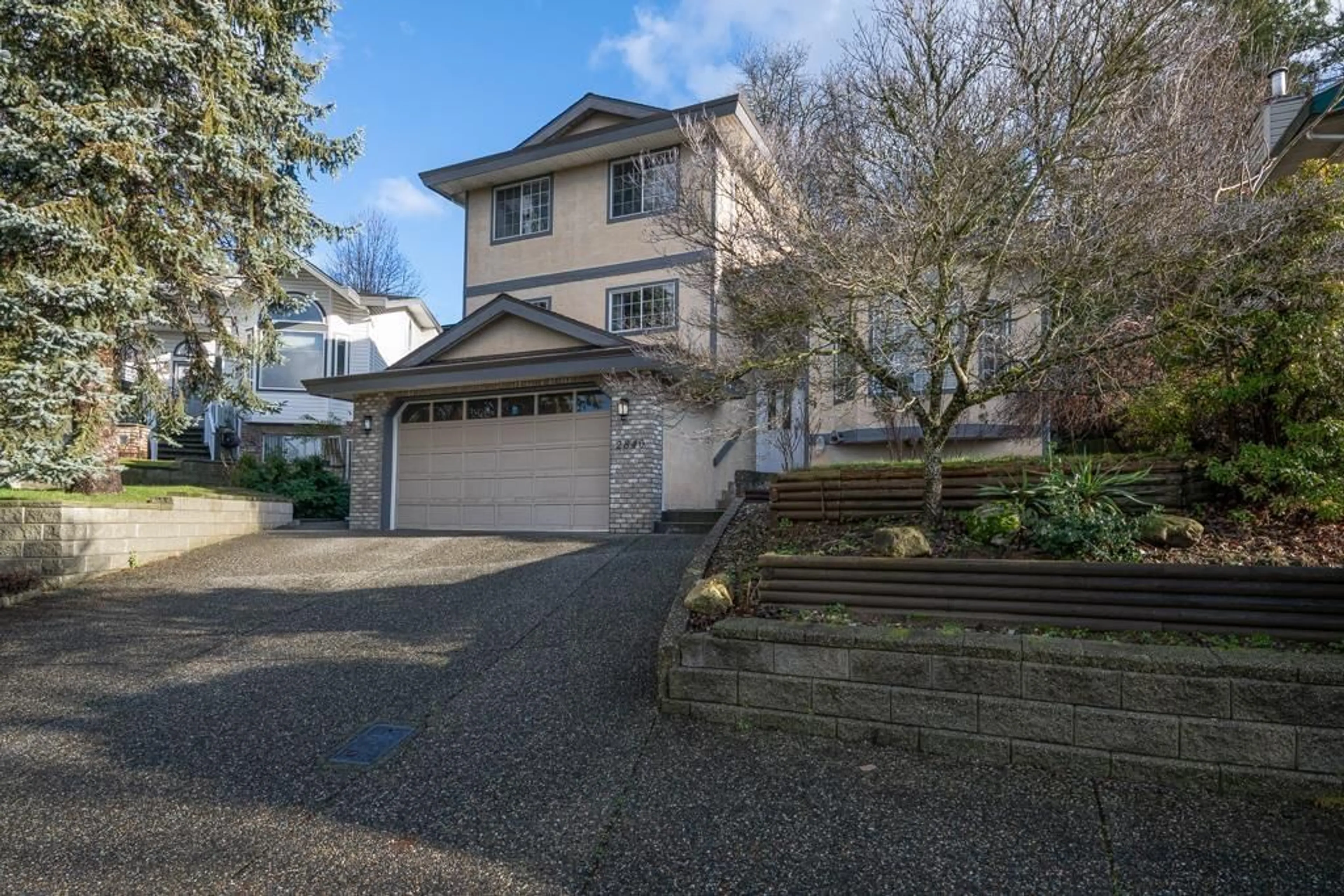 A pic from outside/outdoor area/front of a property/back of a property/a pic from drone, street for 2840 PACIFIC PLACE, Abbotsford British Columbia V2T4X8