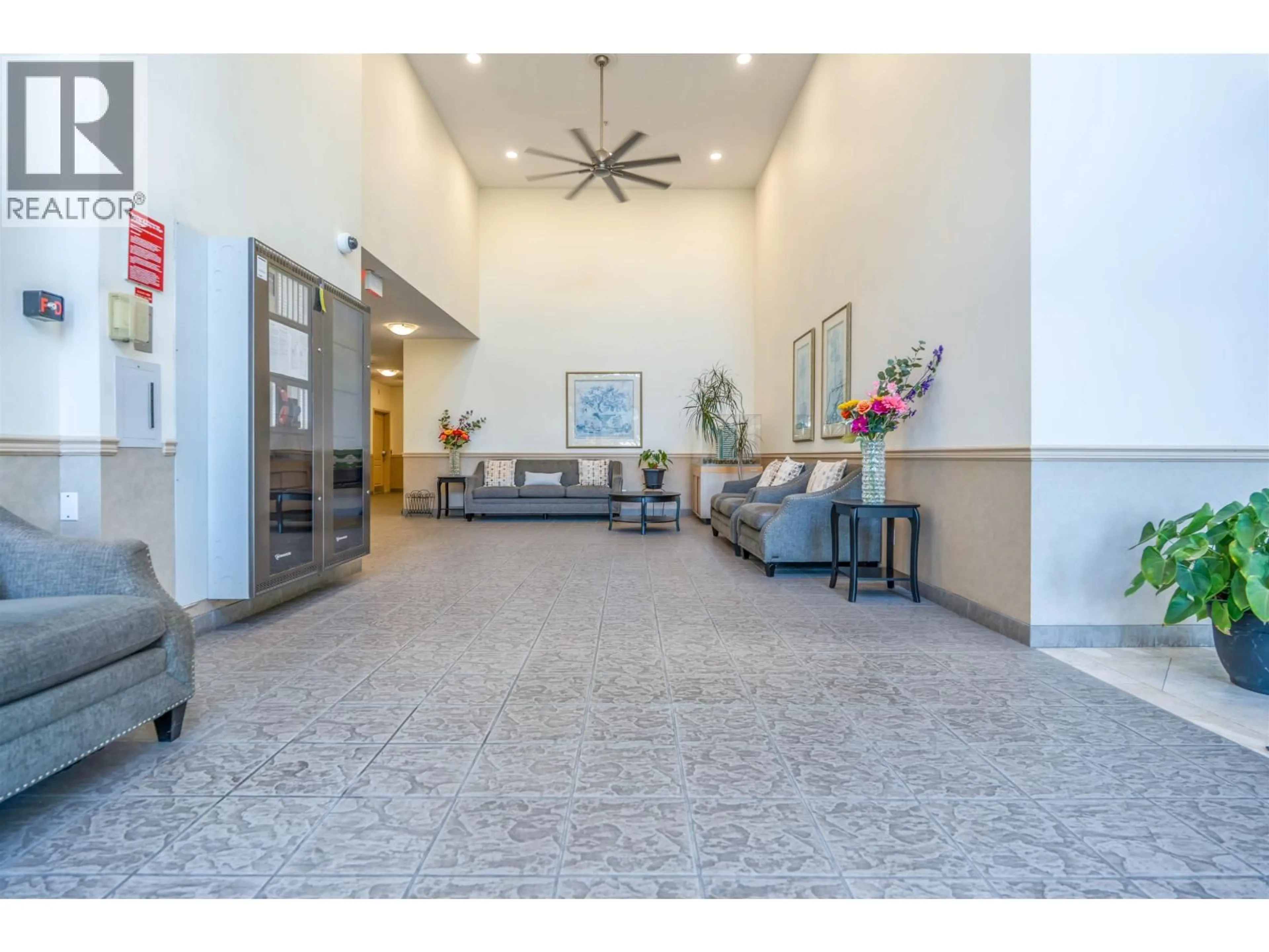 Indoor foyer for 1405 - 6622 SOUTHOAKS CRESCENT, Burnaby British Columbia V5E4K2
