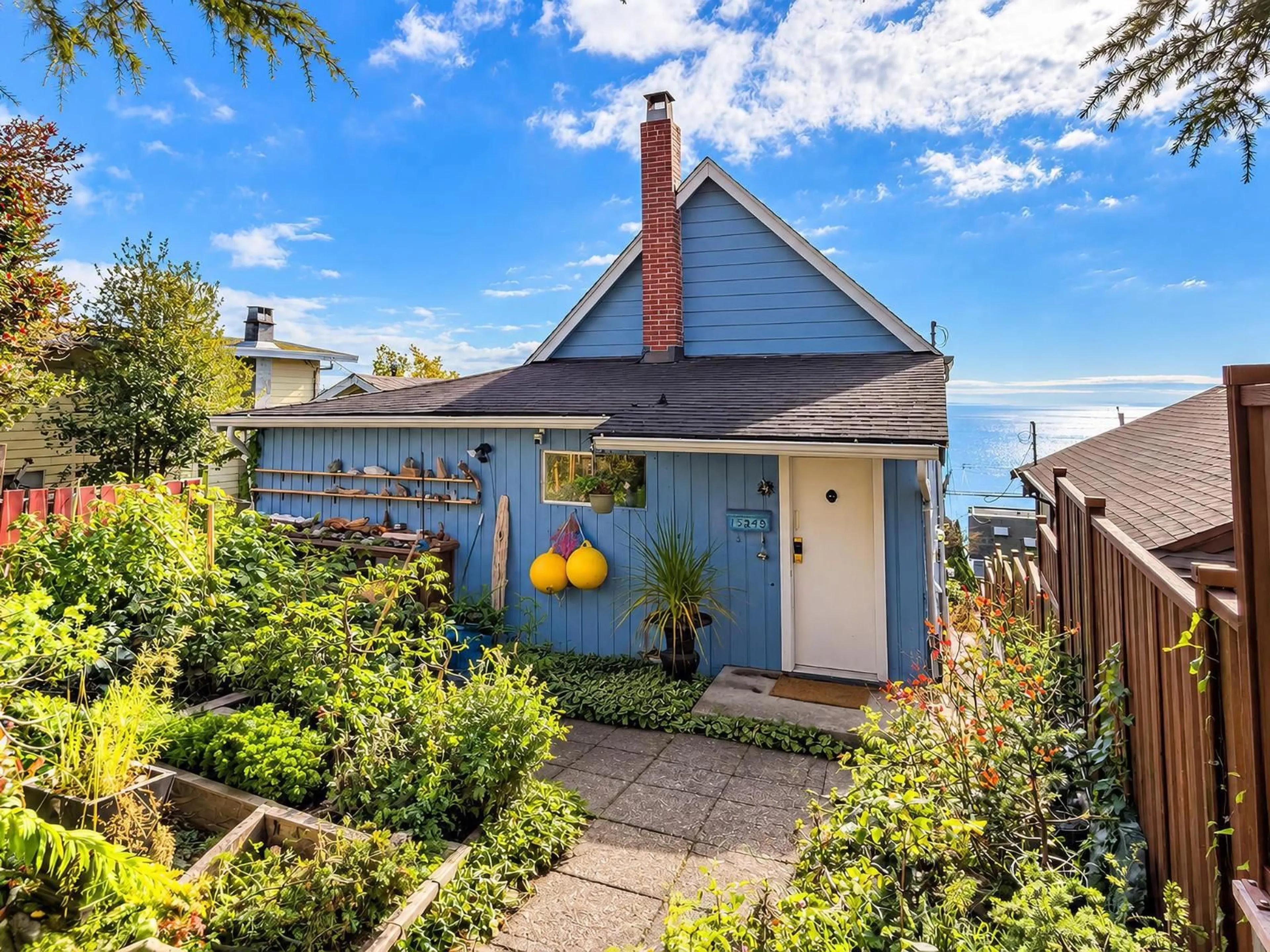 Unknown for 15249 VICTORIA AVENUE, White Rock British Columbia V4B1G7