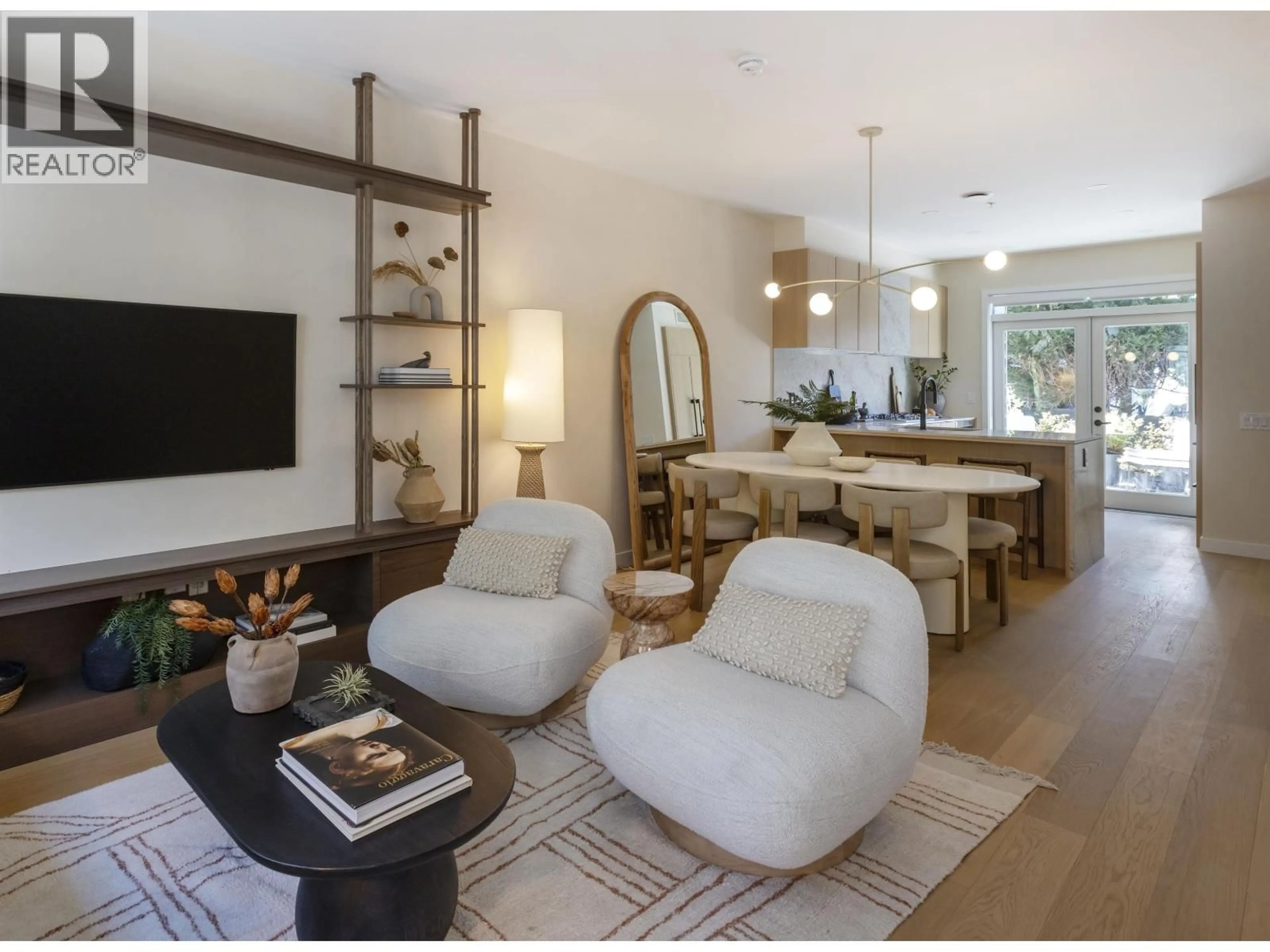 Living room with furniture, unknown for 160 - 5399 OAK STREET, Vancouver British Columbia V6M2V5