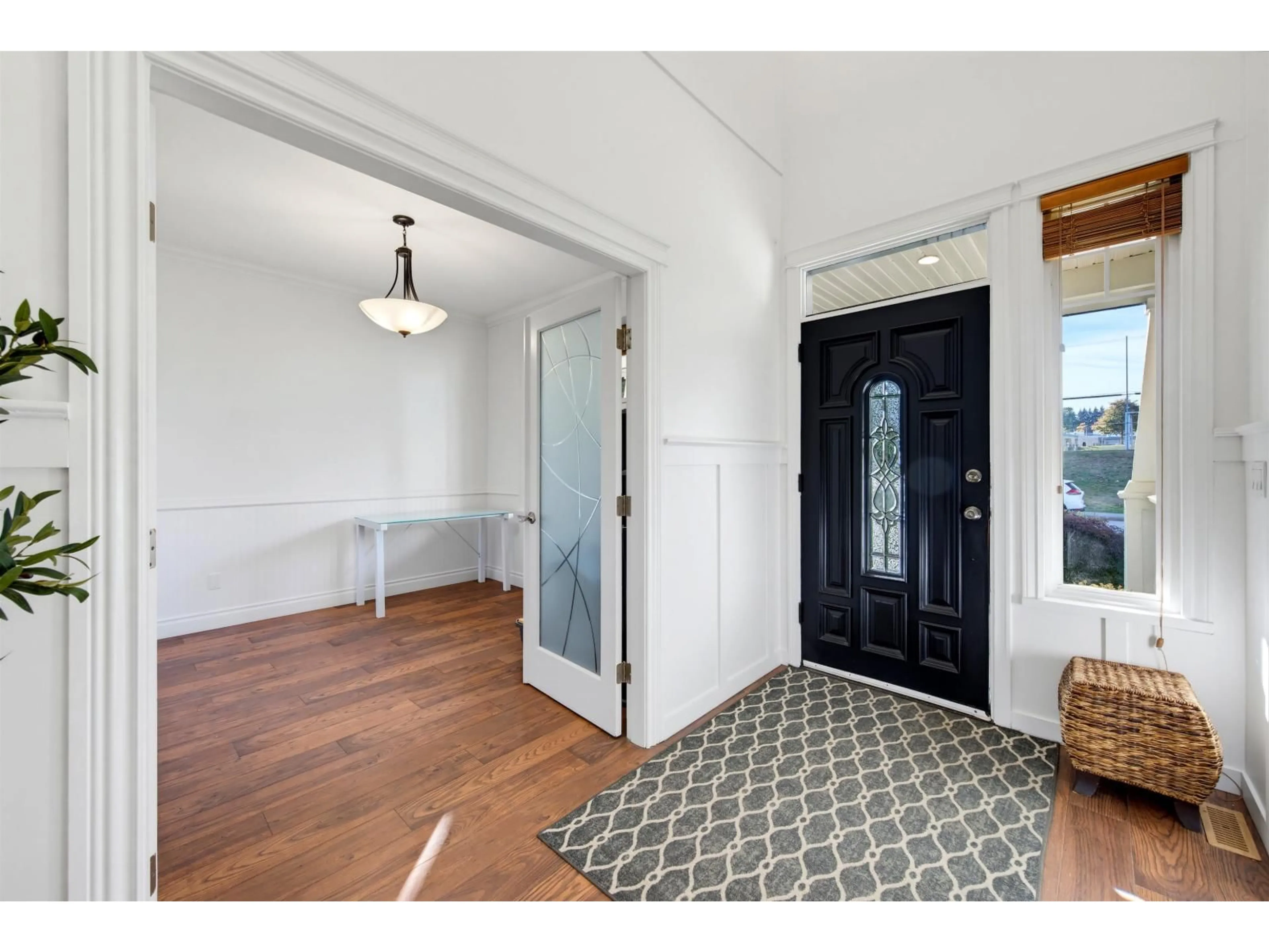 Indoor entryway for 8256 170 STREET, Surrey British Columbia V4N4V2