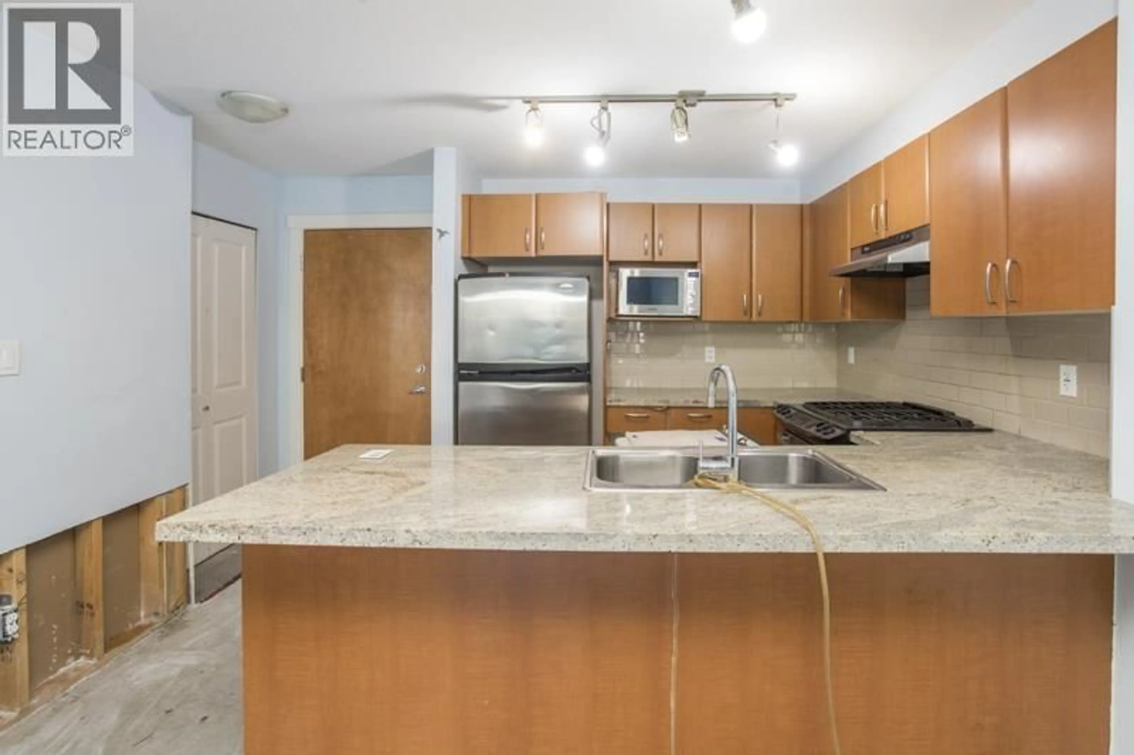 Standard kitchen, unknown for 313 - 4728 DAWSON STREET, Burnaby British Columbia V5C0A9