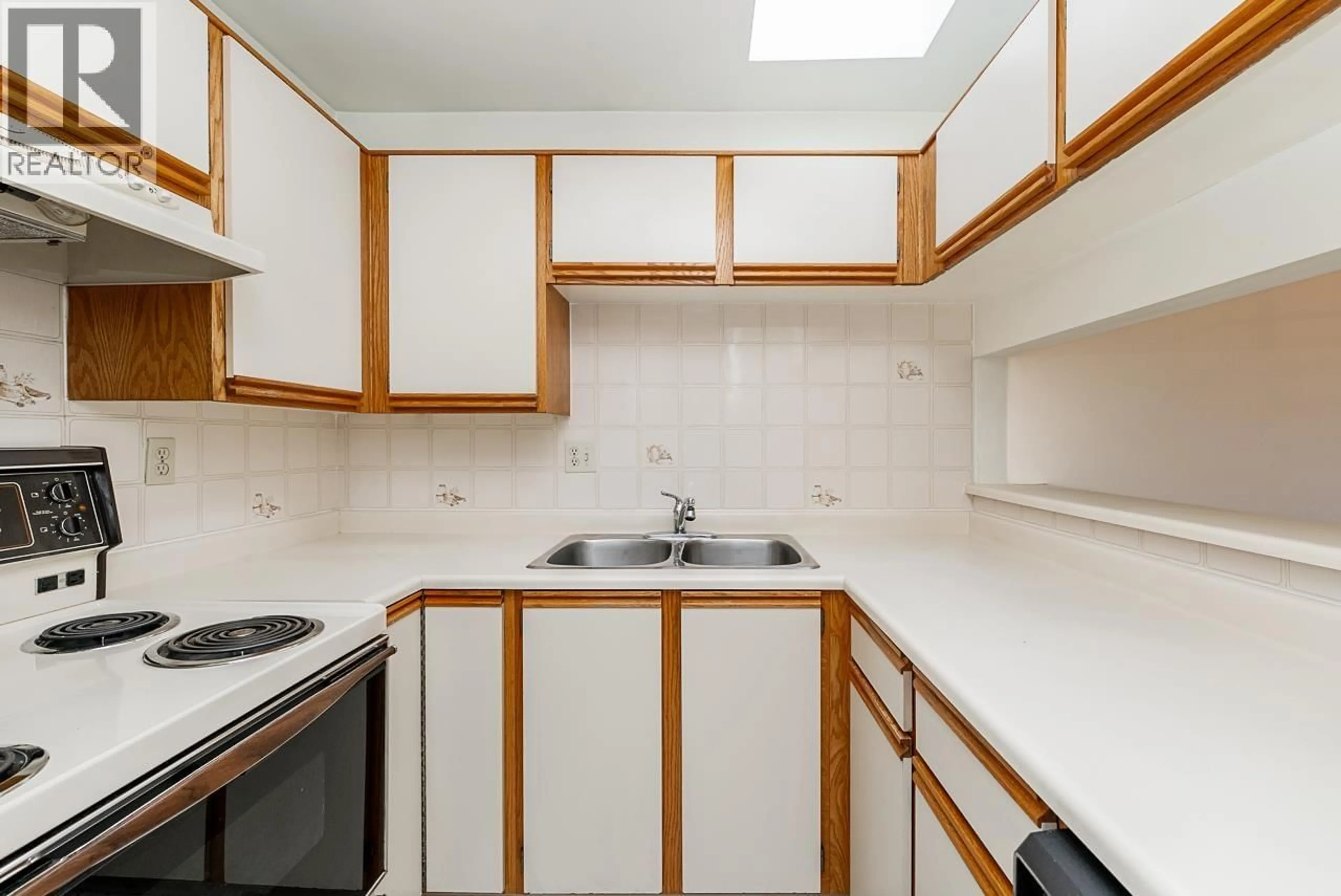 Standard kitchen, unknown for 302 - 8700 WESTMINSTER HIGHWAY, Richmond British Columbia V6X1A8
