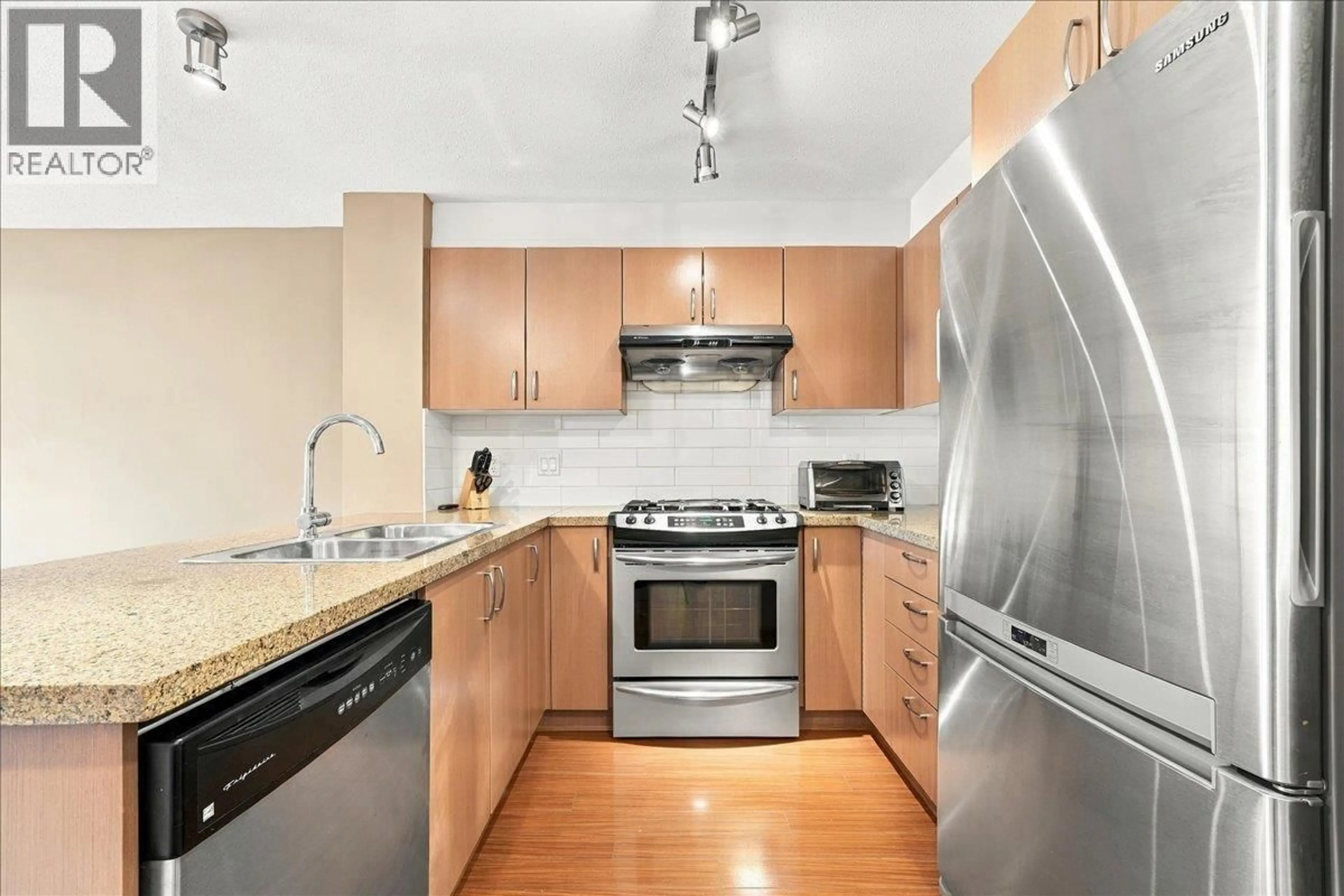 Standard kitchen, unknown for 301 - 3097 LINCOLN AVENUE, Coquitlam British Columbia V3B0E3
