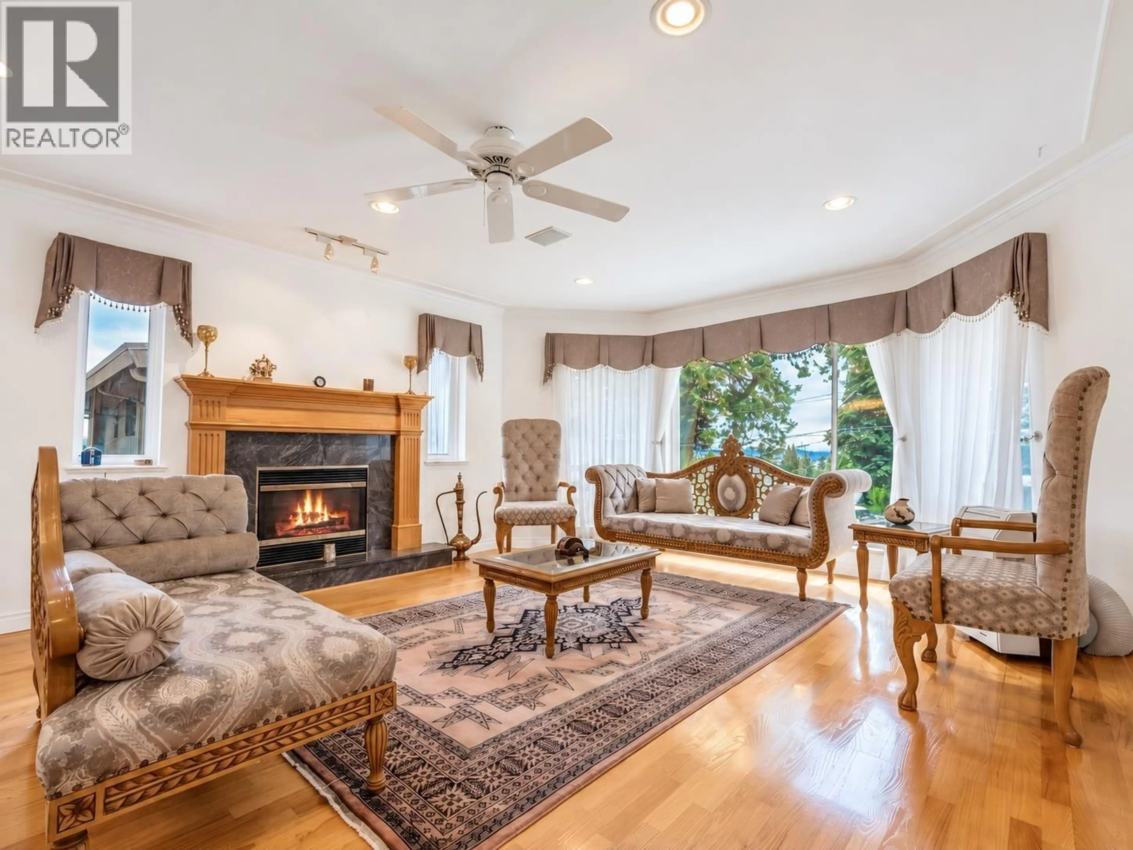 Living room with furniture, unknown for 1224 14TH STREET, North Vancouver British Columbia V7J1K2