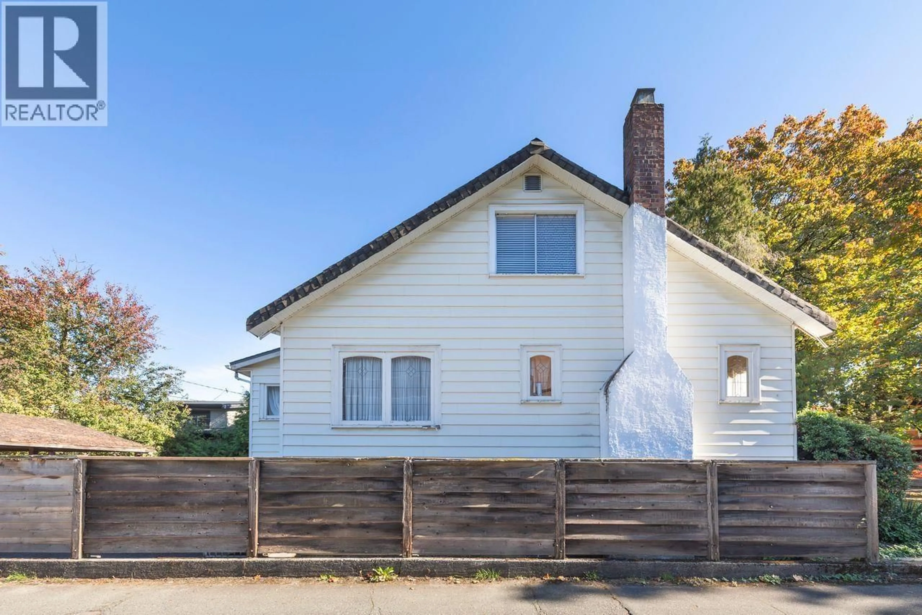 Home with vinyl exterior material, street for 481 21ST AVENUE, Vancouver British Columbia V5Y2E6