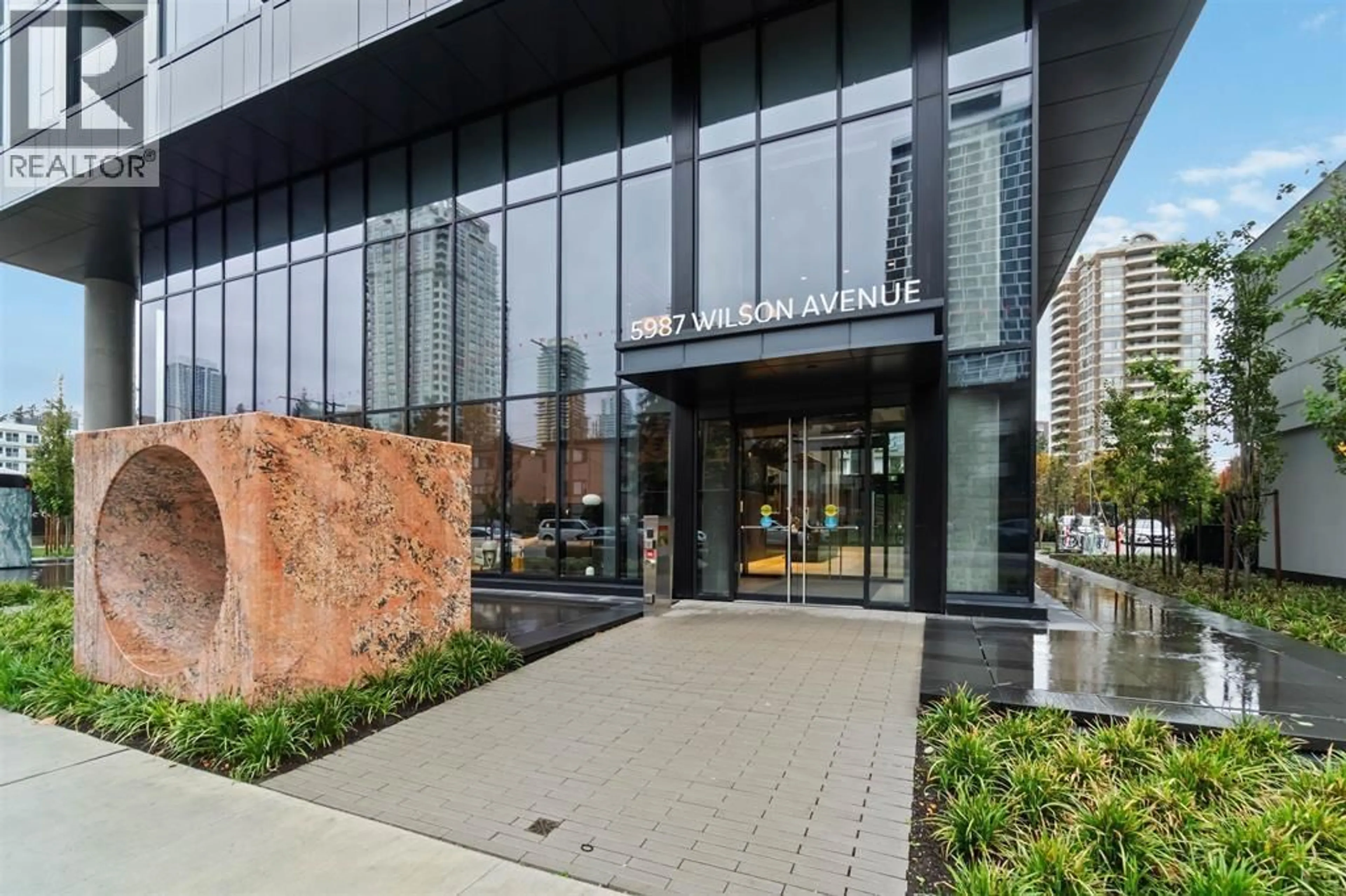 Indoor foyer for 3604 - 5987 WILSON AVENUE, Burnaby British Columbia V5H0L7