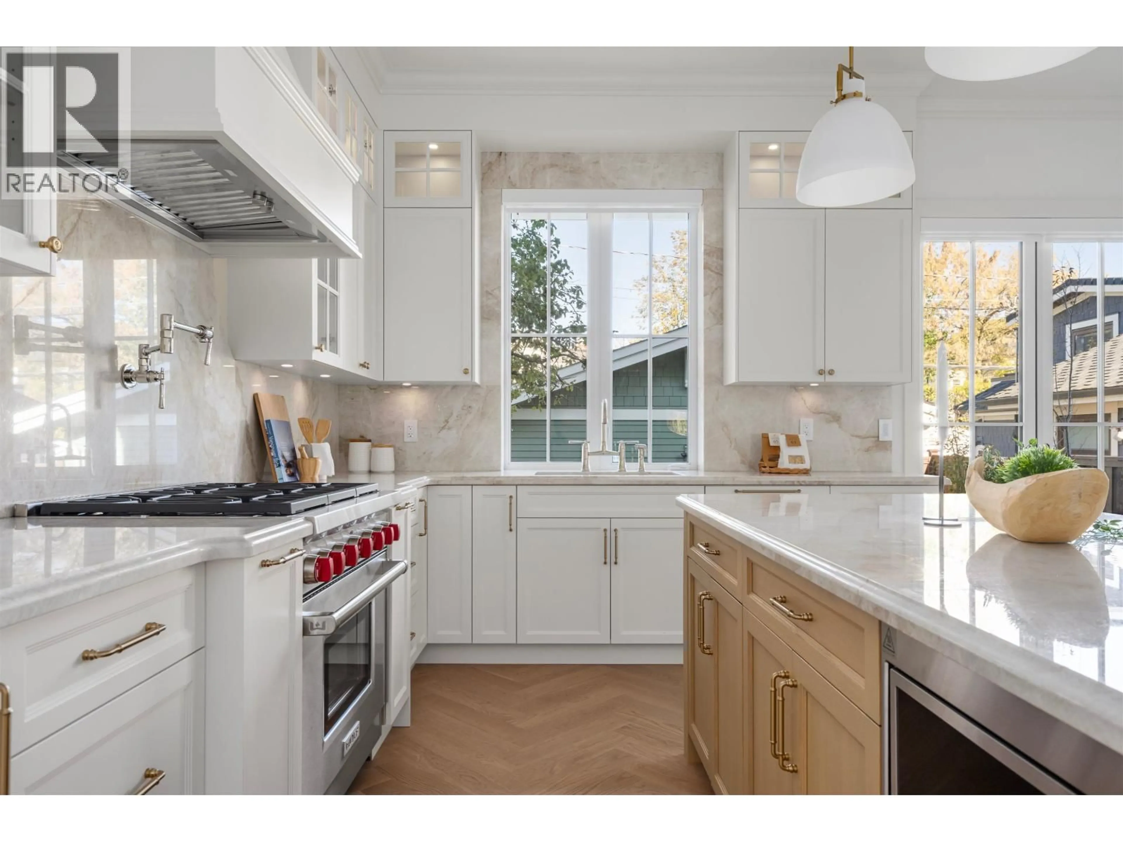 Open concept kitchen, ceramic/tile floor for 2 - 127 17TH AVENUE, Vancouver British Columbia V5Y1Z7