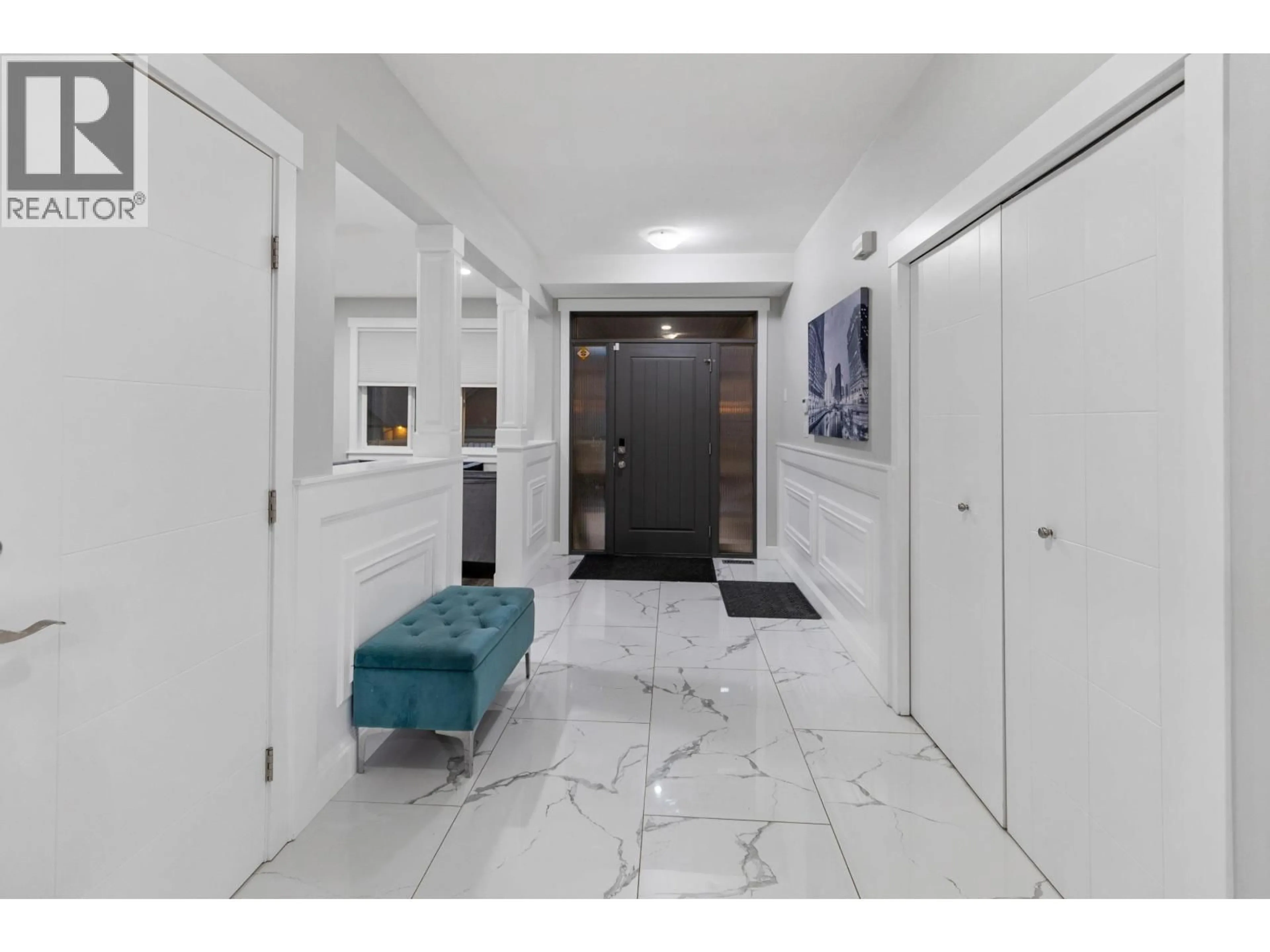 Indoor entryway for 2794 MAURICE DRIVE, Prince George British Columbia V2N0C8