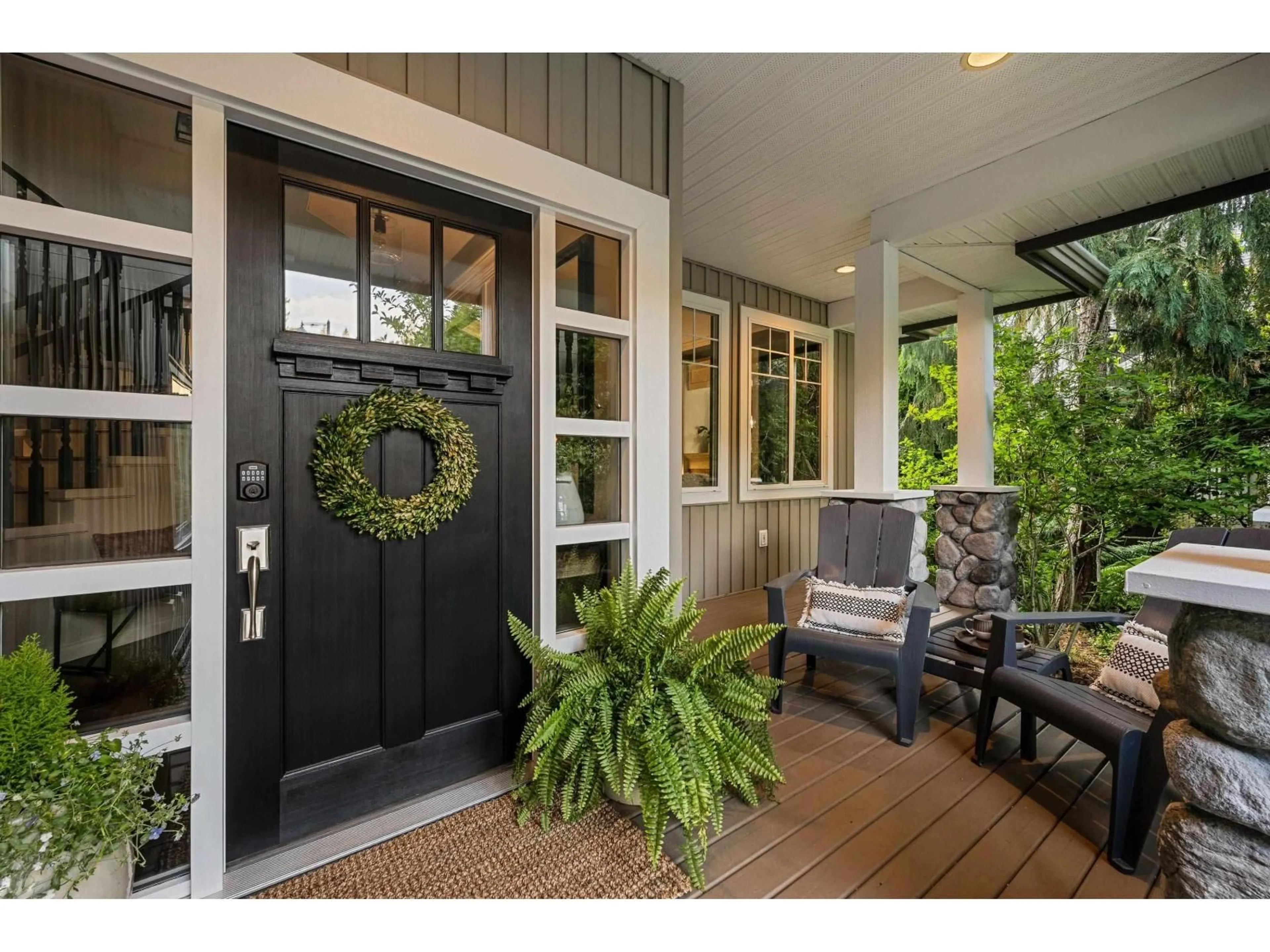 Indoor entryway for 35703 ST ANDREWS COURT, Abbotsford British Columbia V3G2Z3